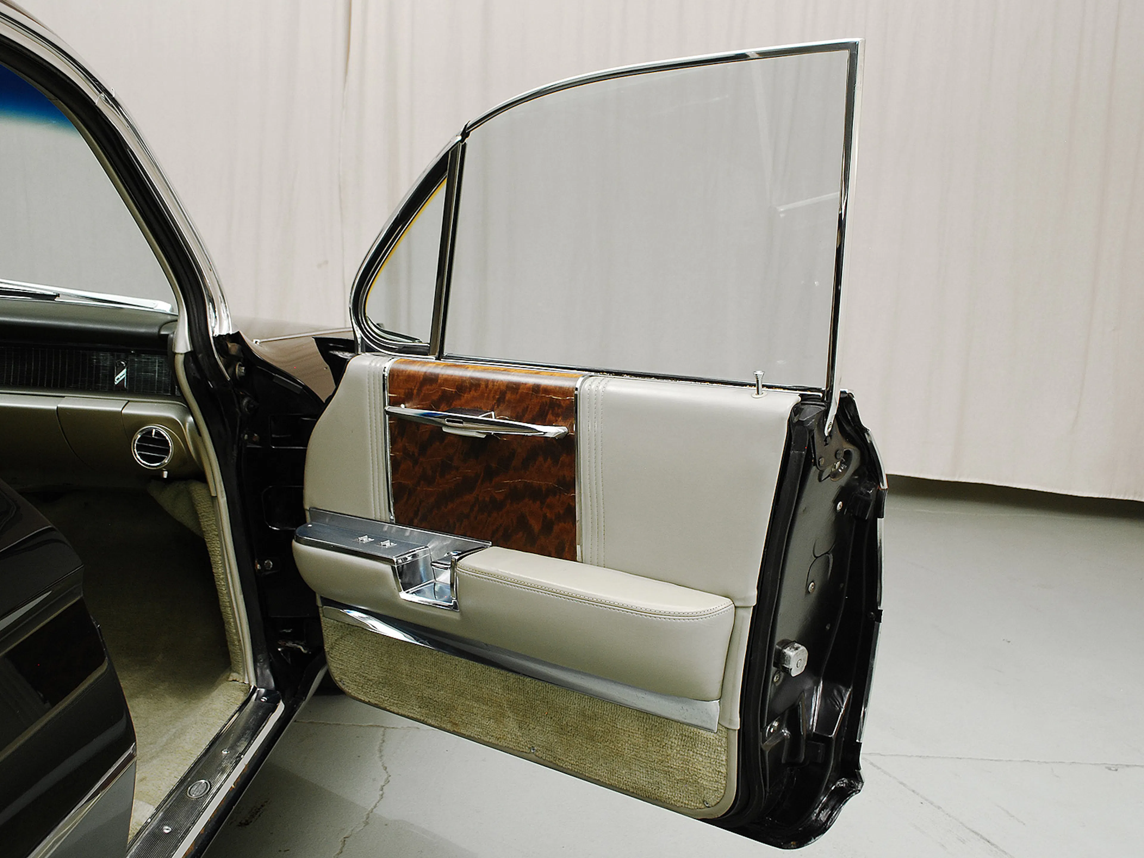 1962 Cadillac Fleetwood 60 Special 4dr Sedan Courtesy of Hyman Ltd.
