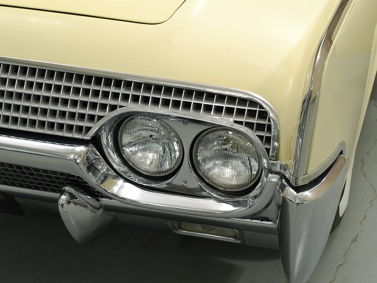 1961 Lincoln Continental 4dr Convertible Courtesy of Hyman Ltd.