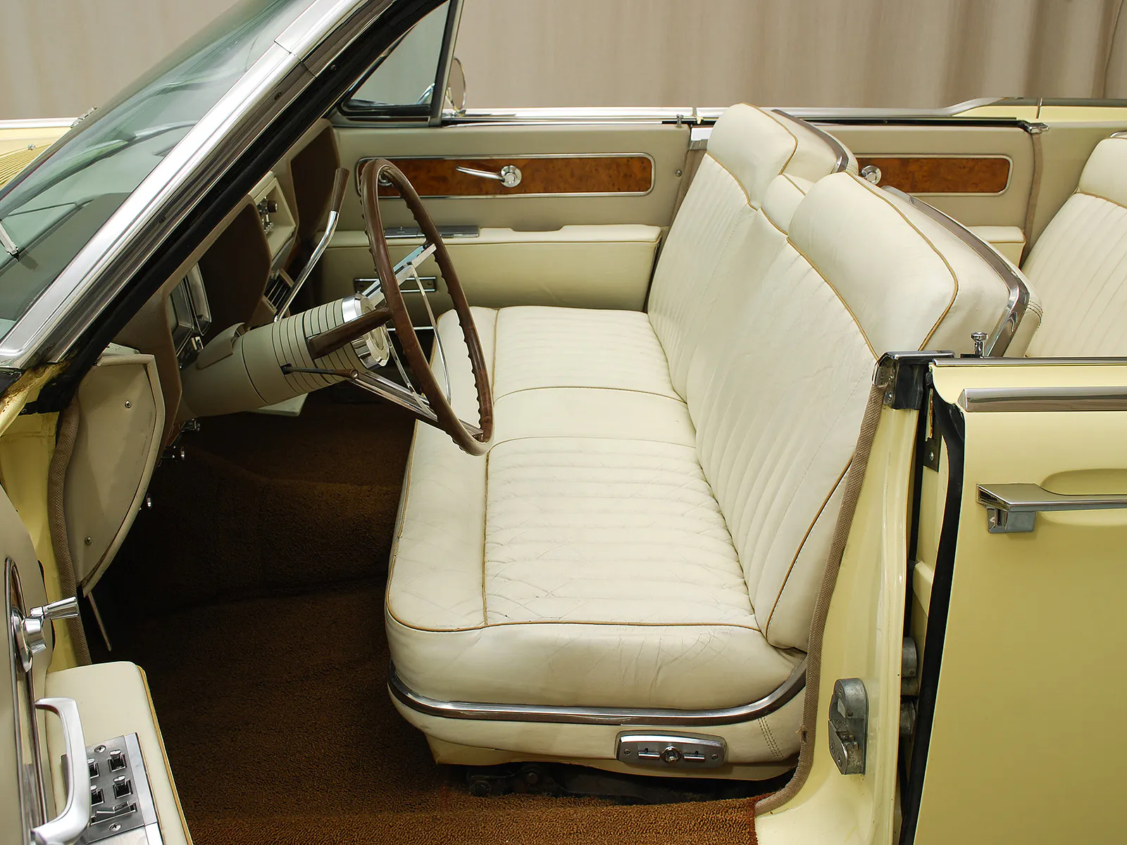 1961 Lincoln Continental 4dr Convertible Courtesy of Hyman Ltd.