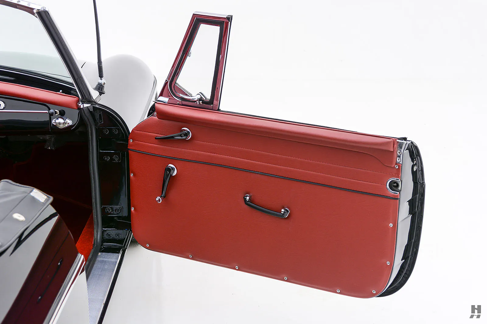 1963 MG MGB Mk I 2dr Roadster Courtesy of Hyman Ltd.