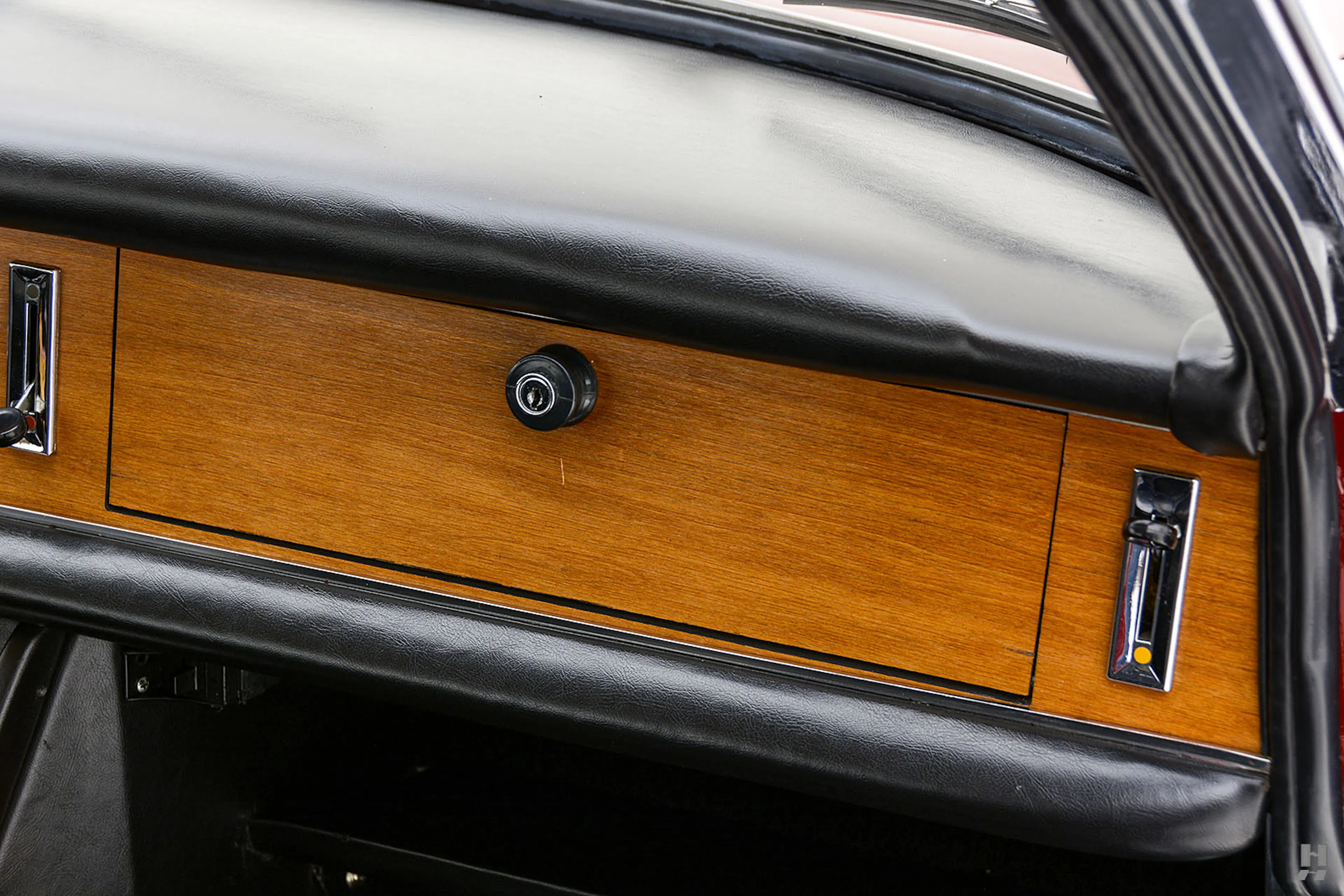 1967 Ferrari 330 GTC 2dr Coupe Courtesy of Hyman Ltd.
