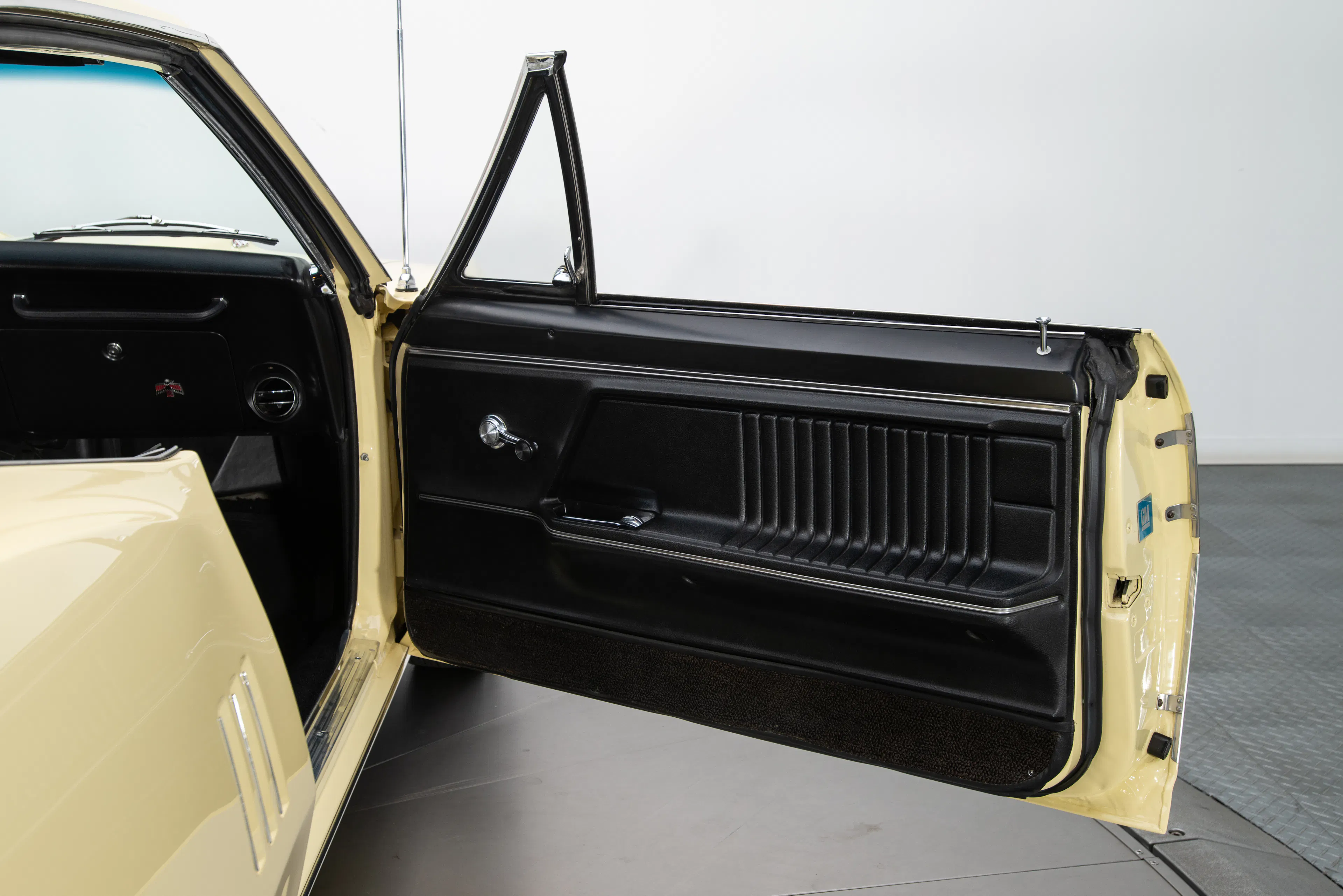 1967 Pontiac Firebird 400 2dr Hardtop Coupe Courtesy of RK Motors