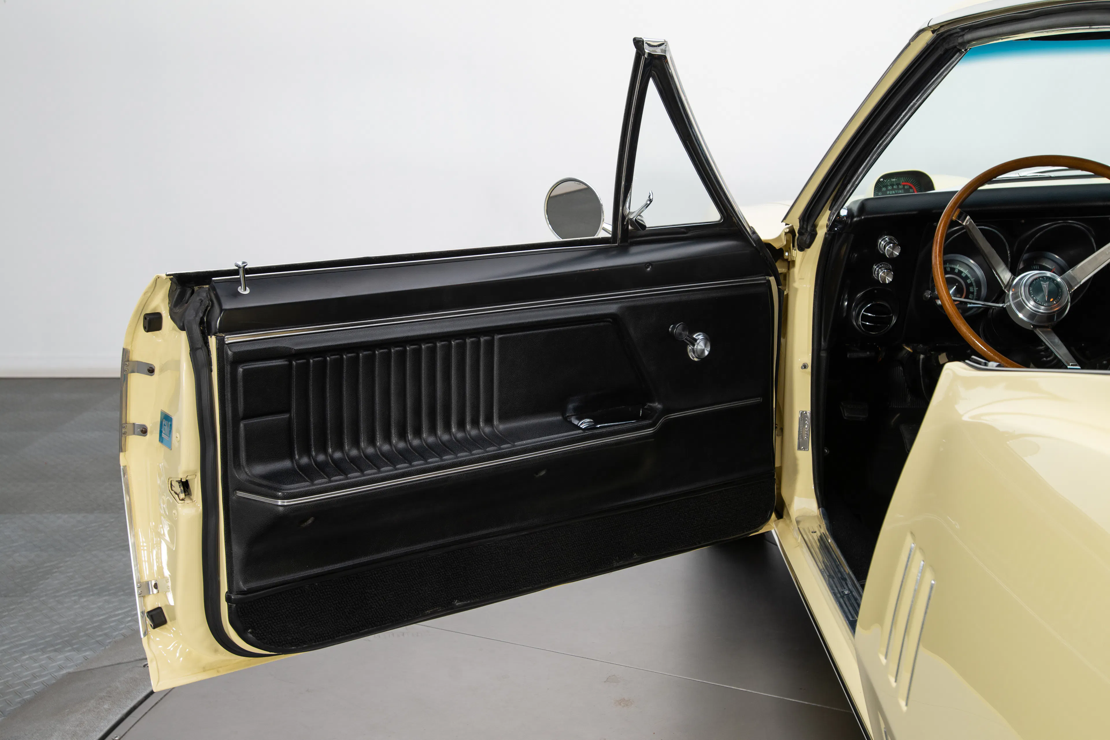 1967 Pontiac Firebird 400 2dr Hardtop Coupe Courtesy of RK Motors
