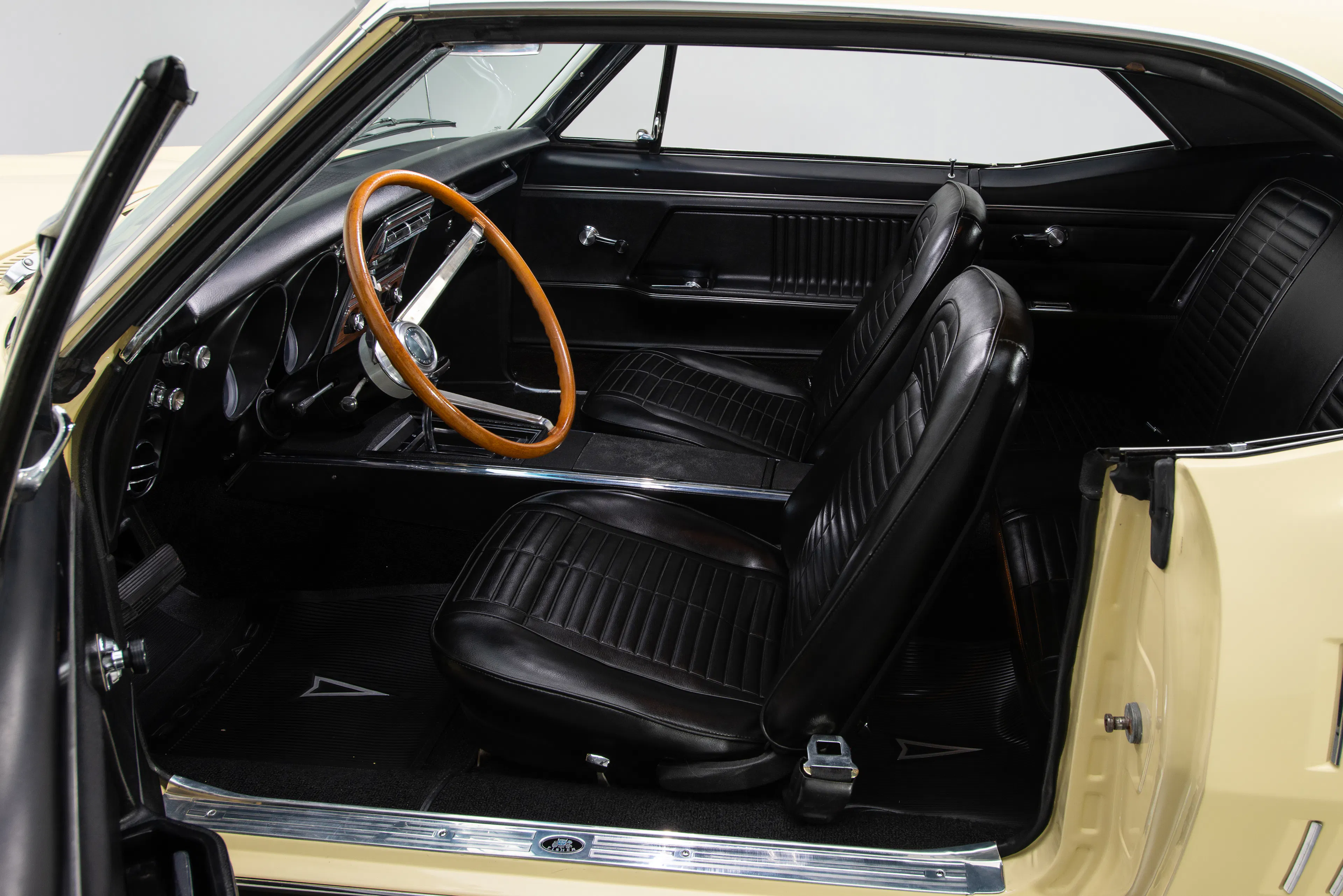 1967 Pontiac Firebird 400 2dr Hardtop Coupe Courtesy of RK Motors