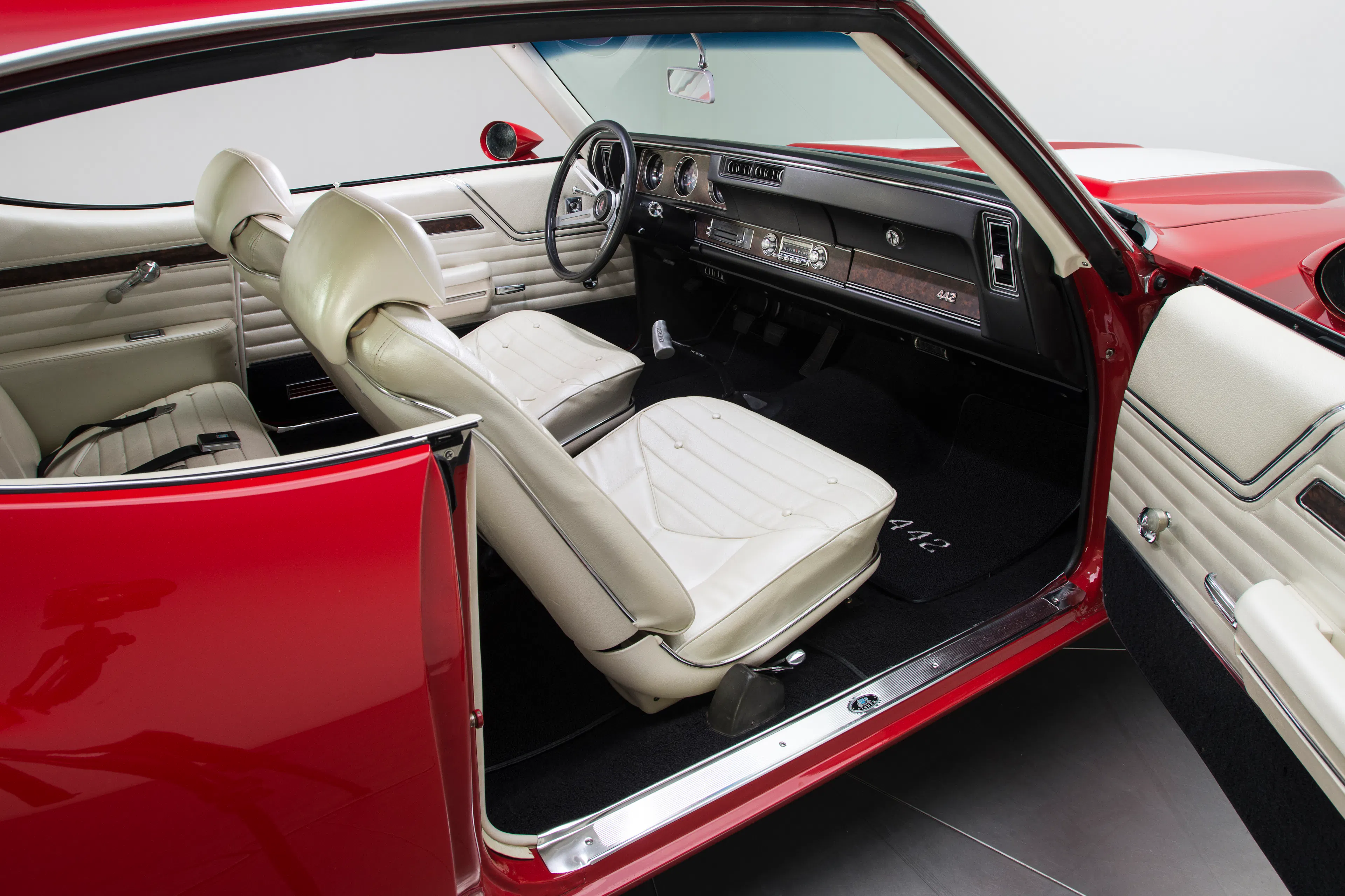 1970 Oldsmobile 4-4-2 2dr Sport Coupe Courtesy of RK Motors