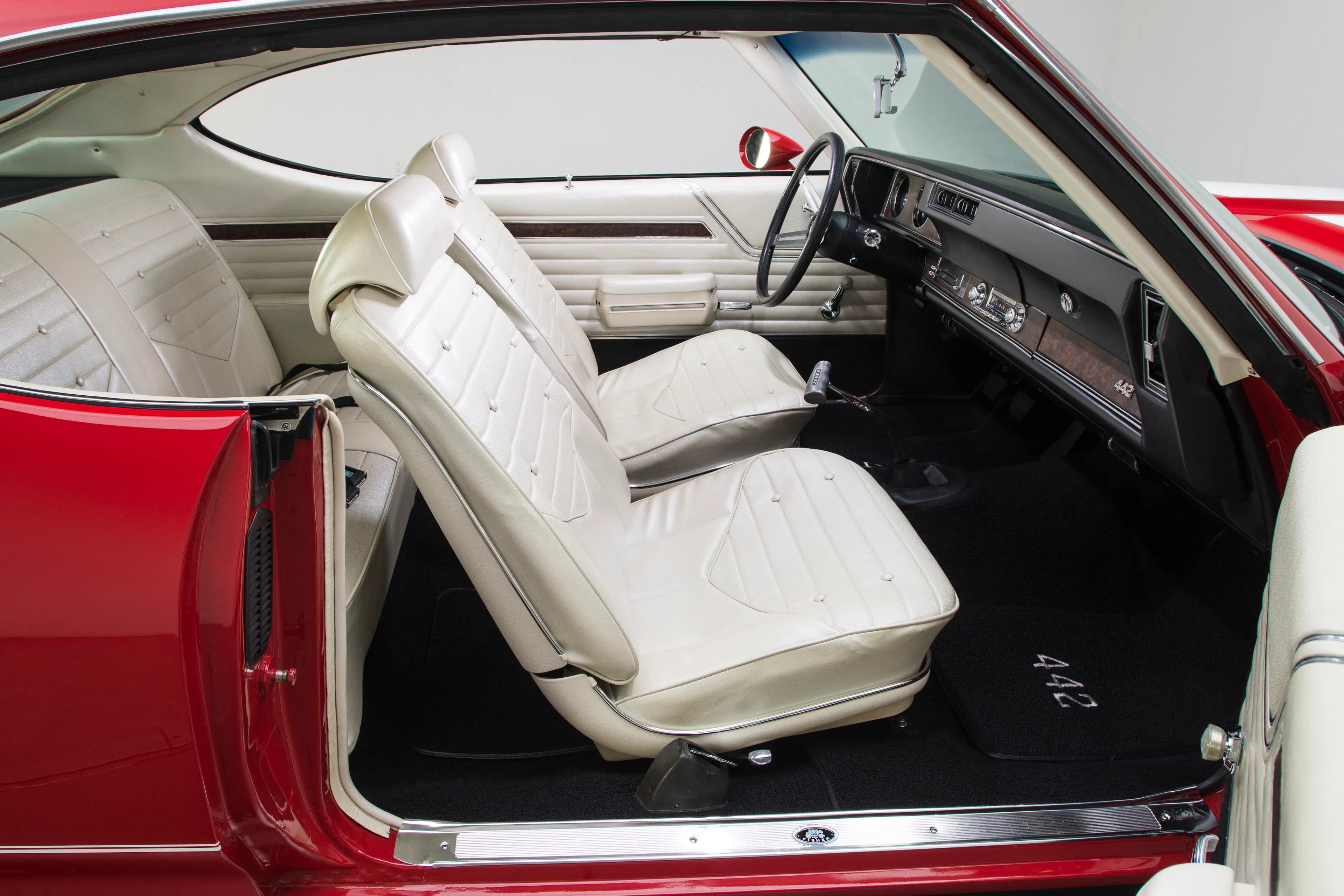 1970 Oldsmobile 4-4-2 2dr Sport Coupe Courtesy of RK Motors