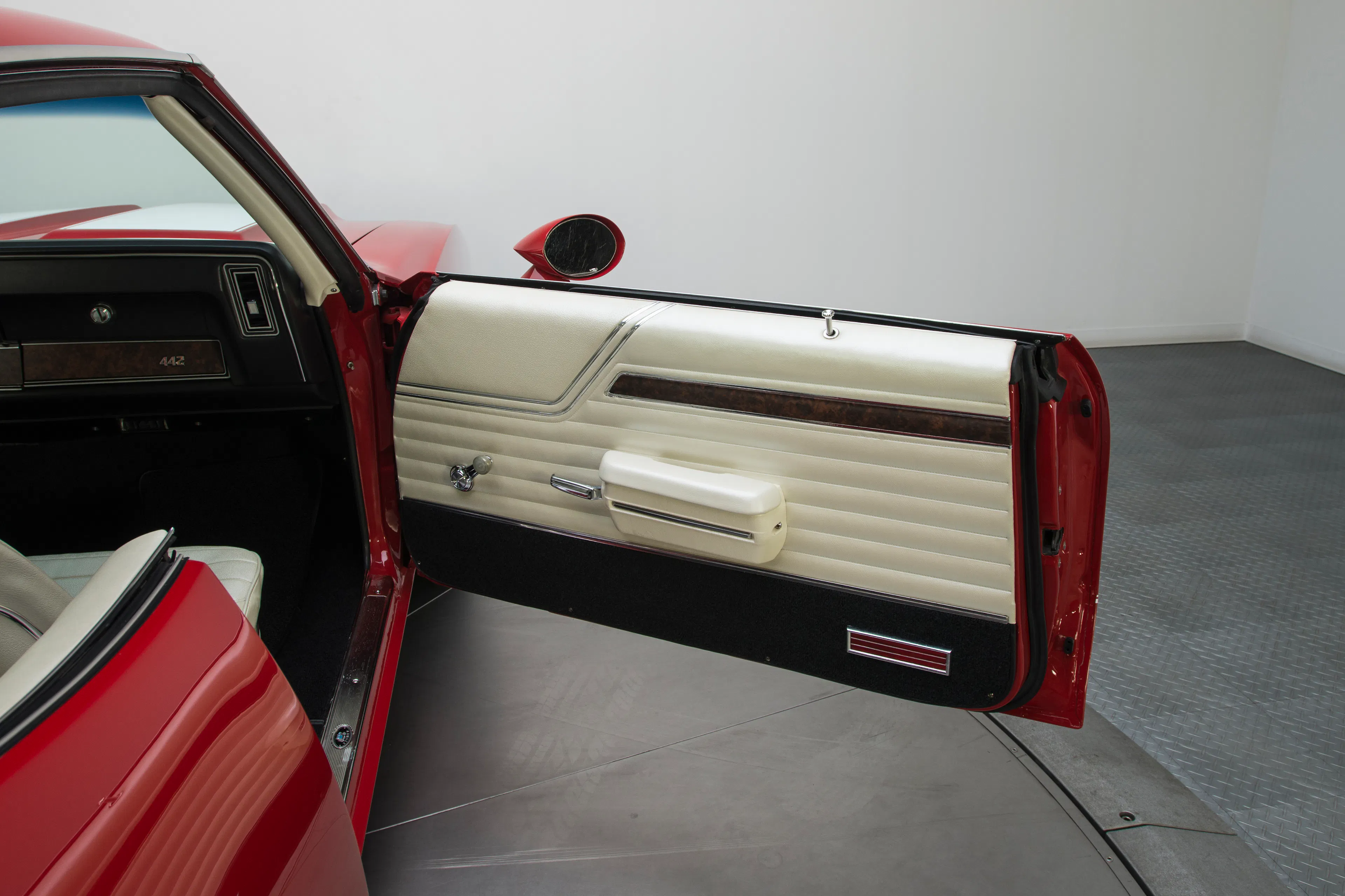 1970 Oldsmobile 4-4-2 2dr Sport Coupe Courtesy of RK Motors