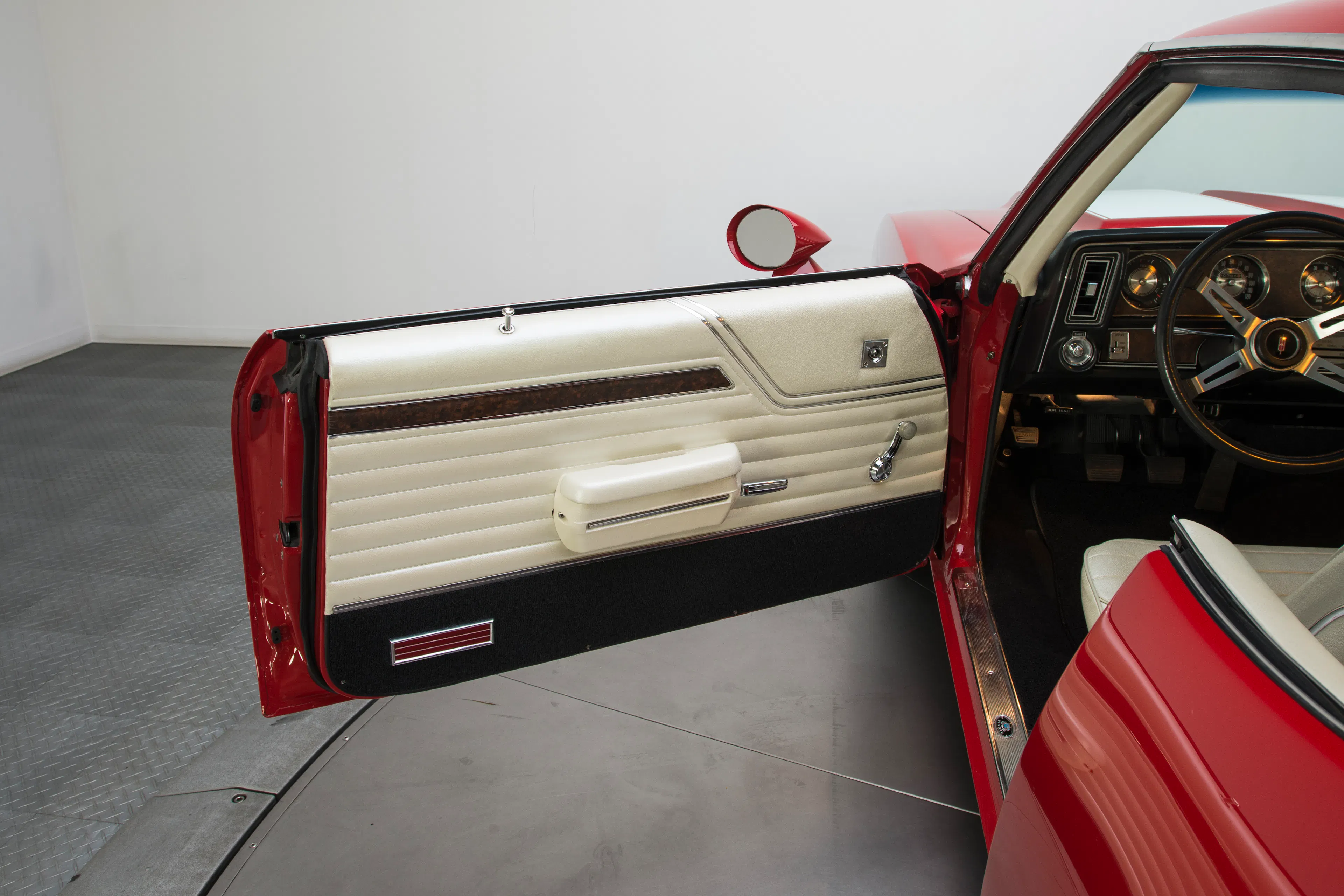 1970 Oldsmobile 4-4-2 2dr Sport Coupe Courtesy of RK Motors