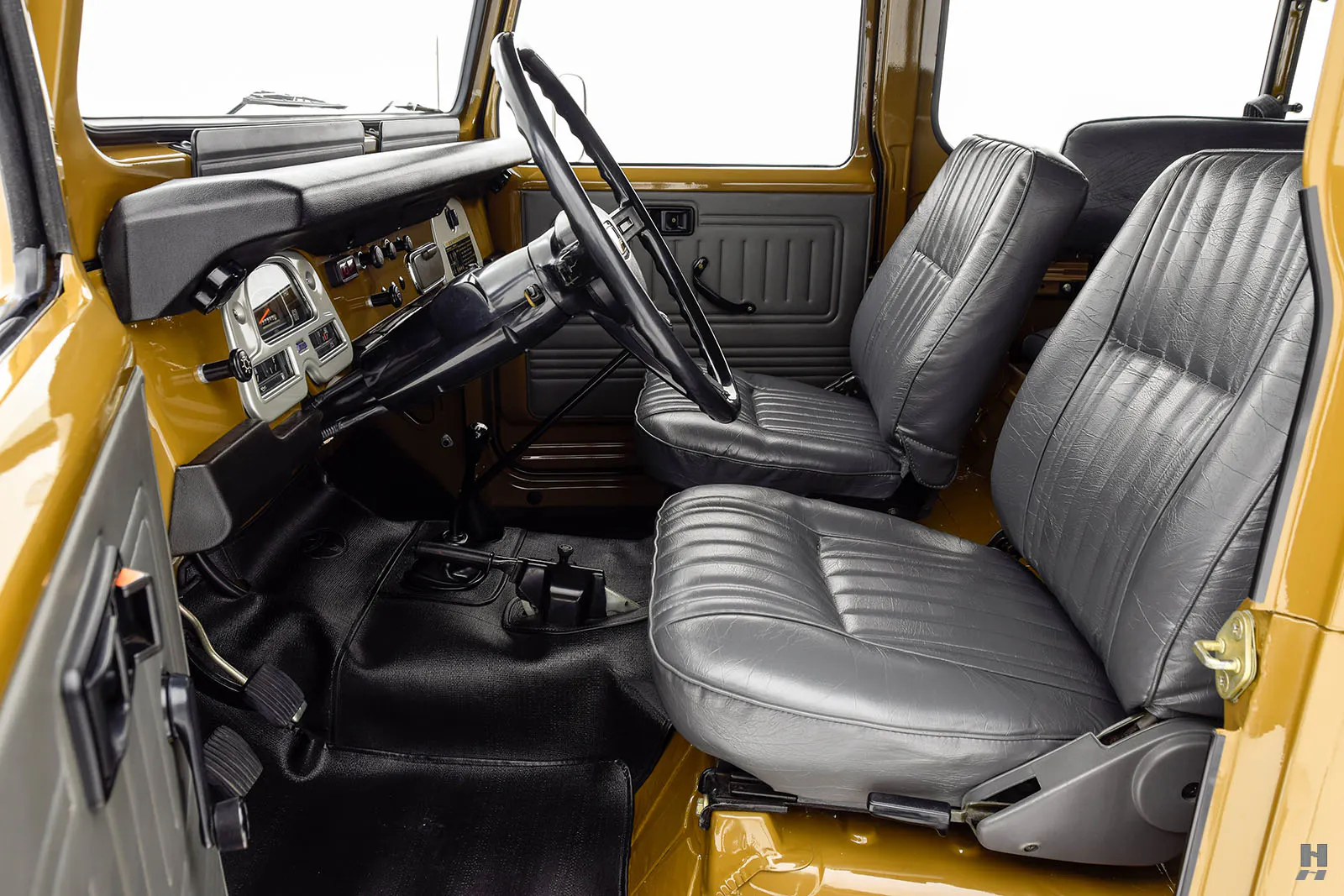 1981 Toyota Land Cruiser FJ40V 2dr Hardtop 4x4 Courtesy of Hyman Ltd.