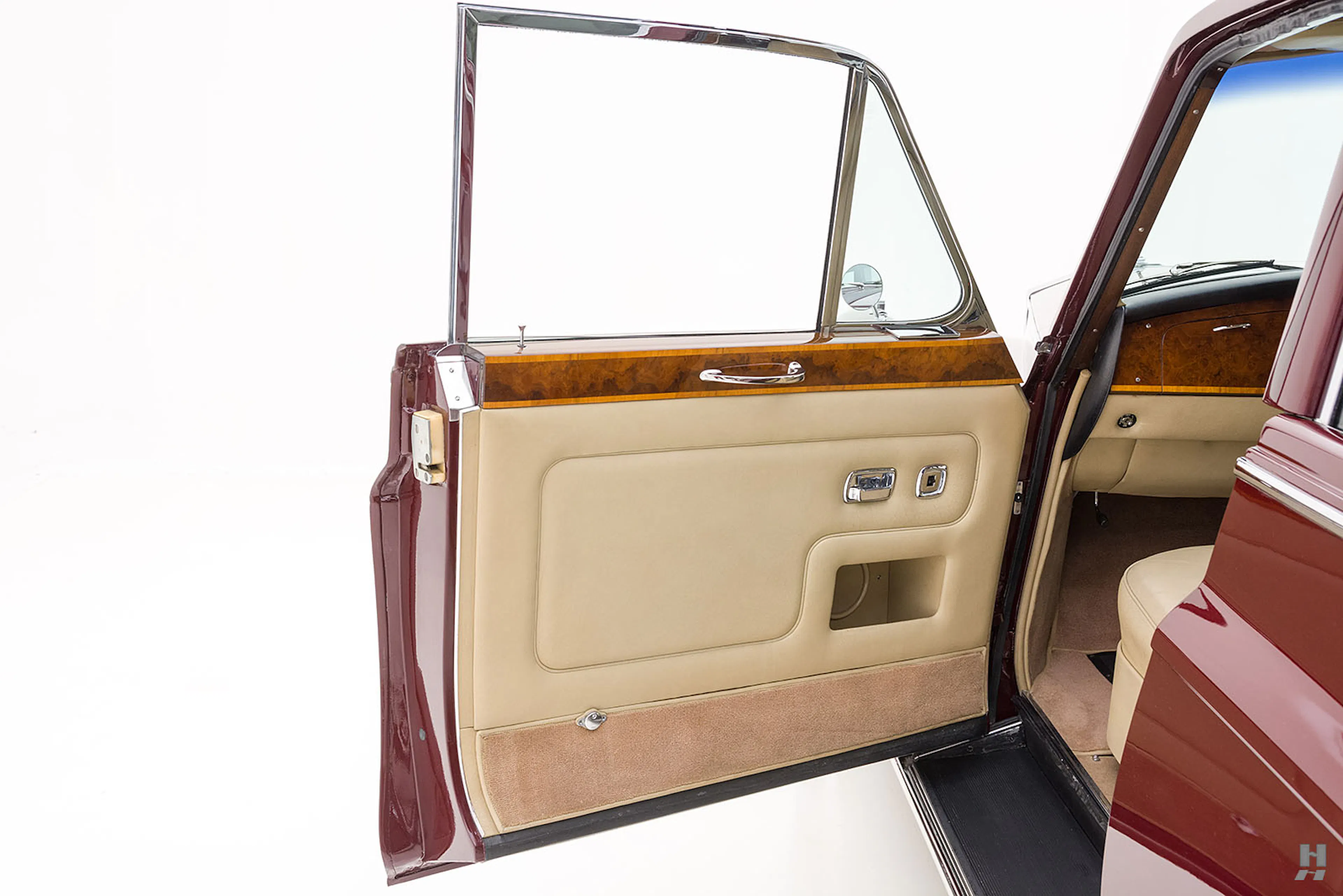1975 Rolls-Royce Phantom VI 4dr Limousine Courtesy of Hyman Ltd.