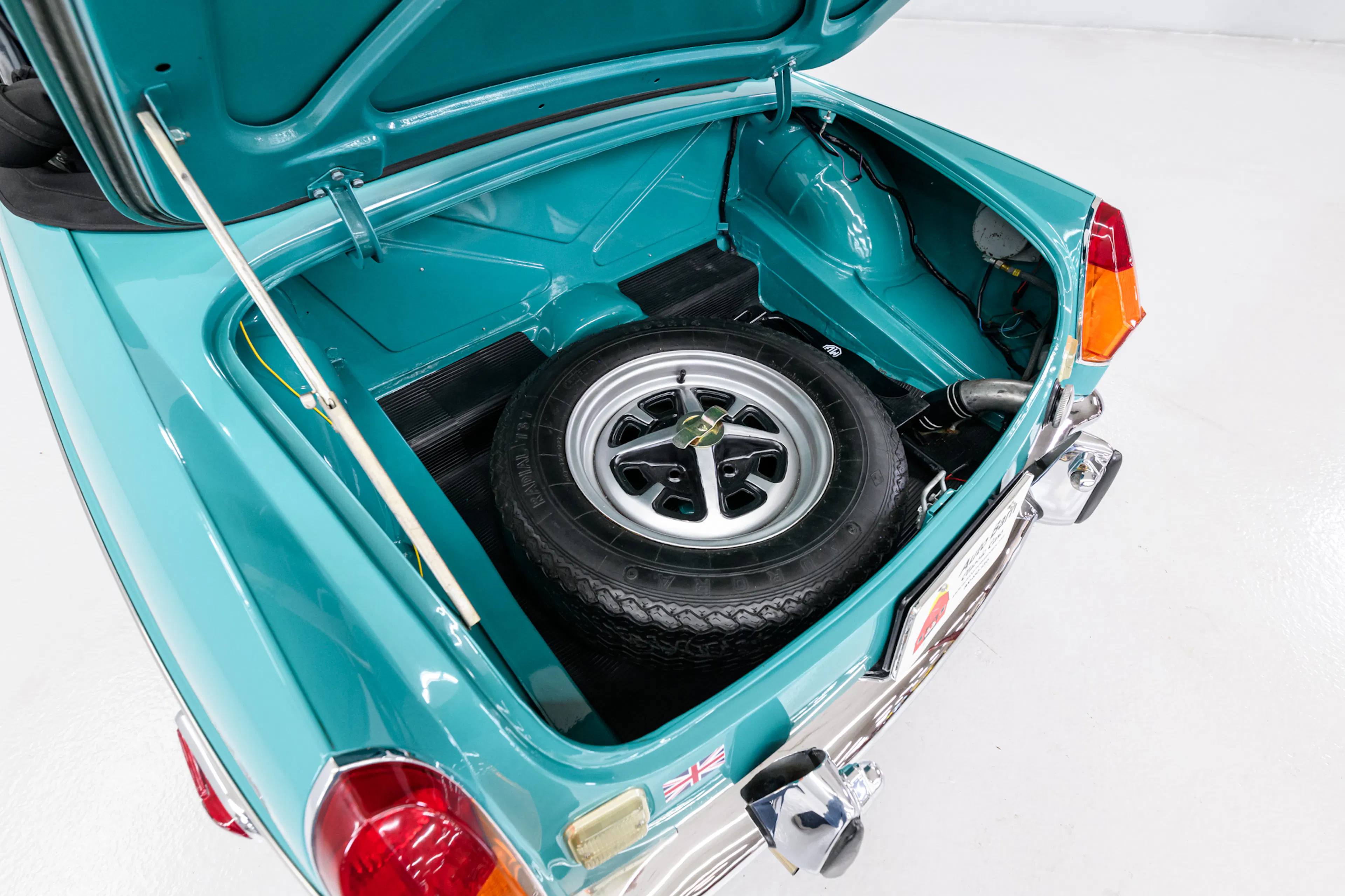 1972 MG MGB Mk III 2dr Roadster Courtesy of AutoBarn Classic Cars