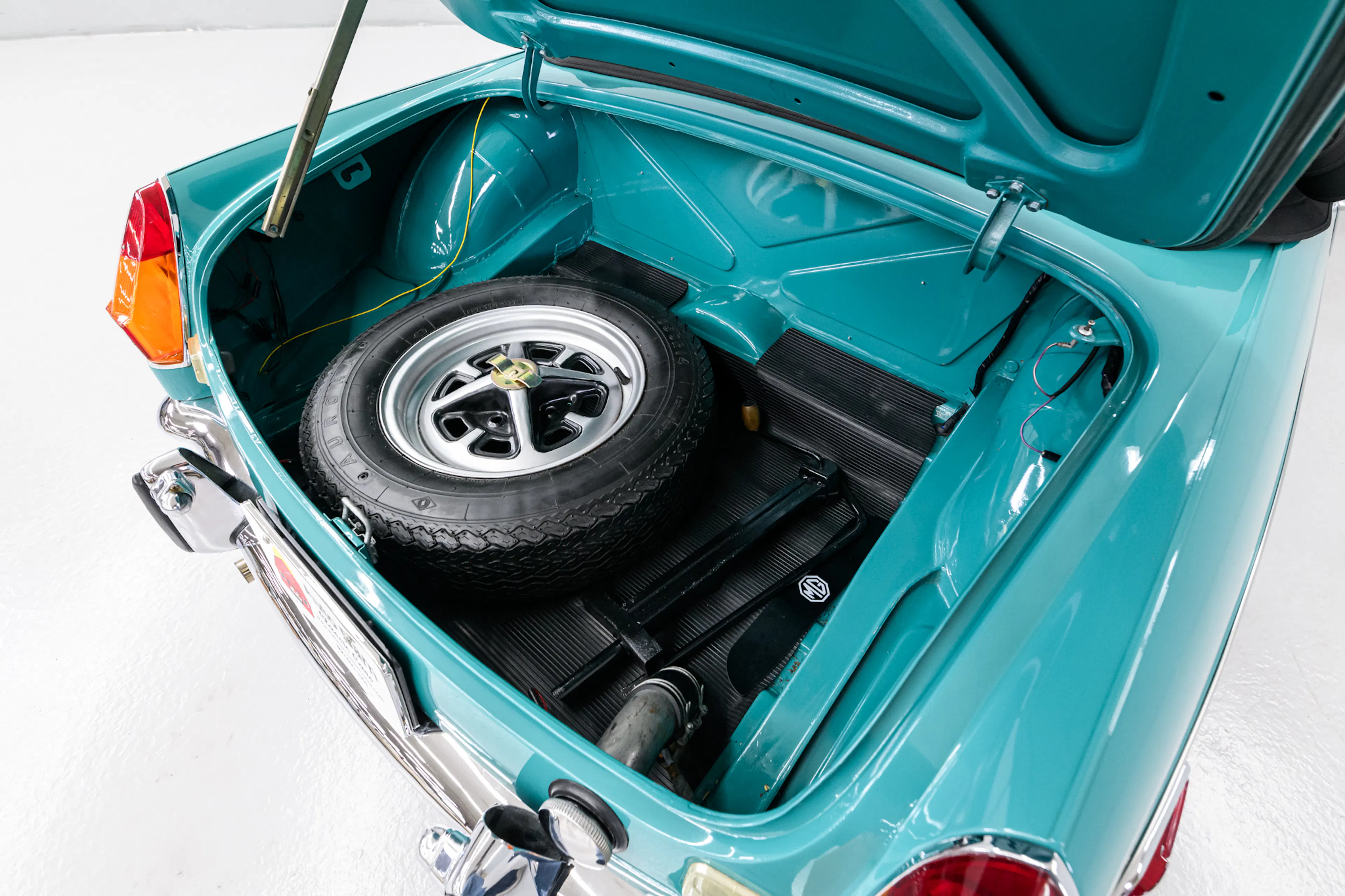 1972 MG MGB Mk III 2dr Roadster Courtesy of AutoBarn Classic Cars