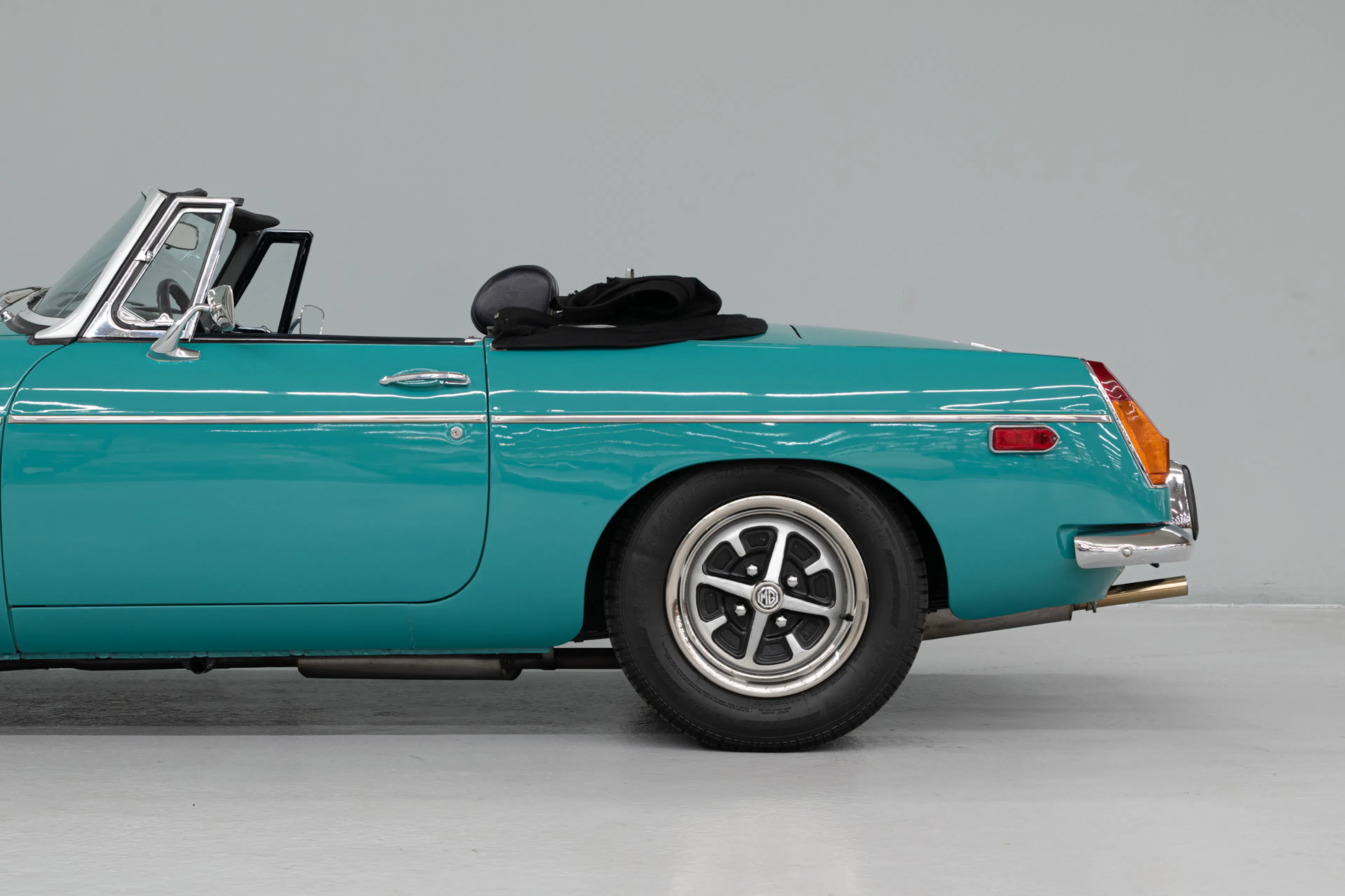 1972 MG MGB Mk III 2dr Roadster Courtesy of AutoBarn Classic Cars