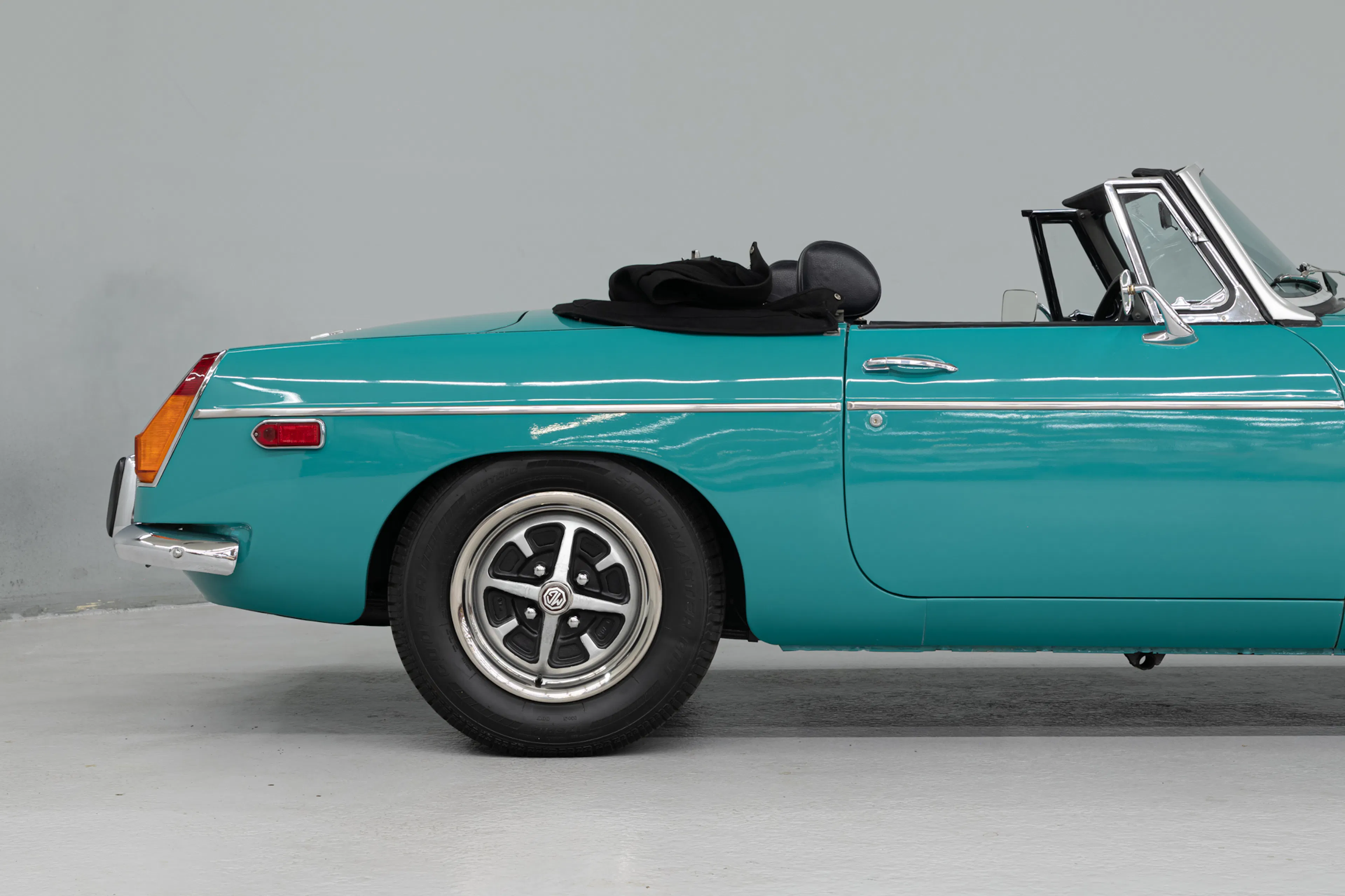 1972 MG MGB Mk III 2dr Roadster Courtesy of AutoBarn Classic Cars