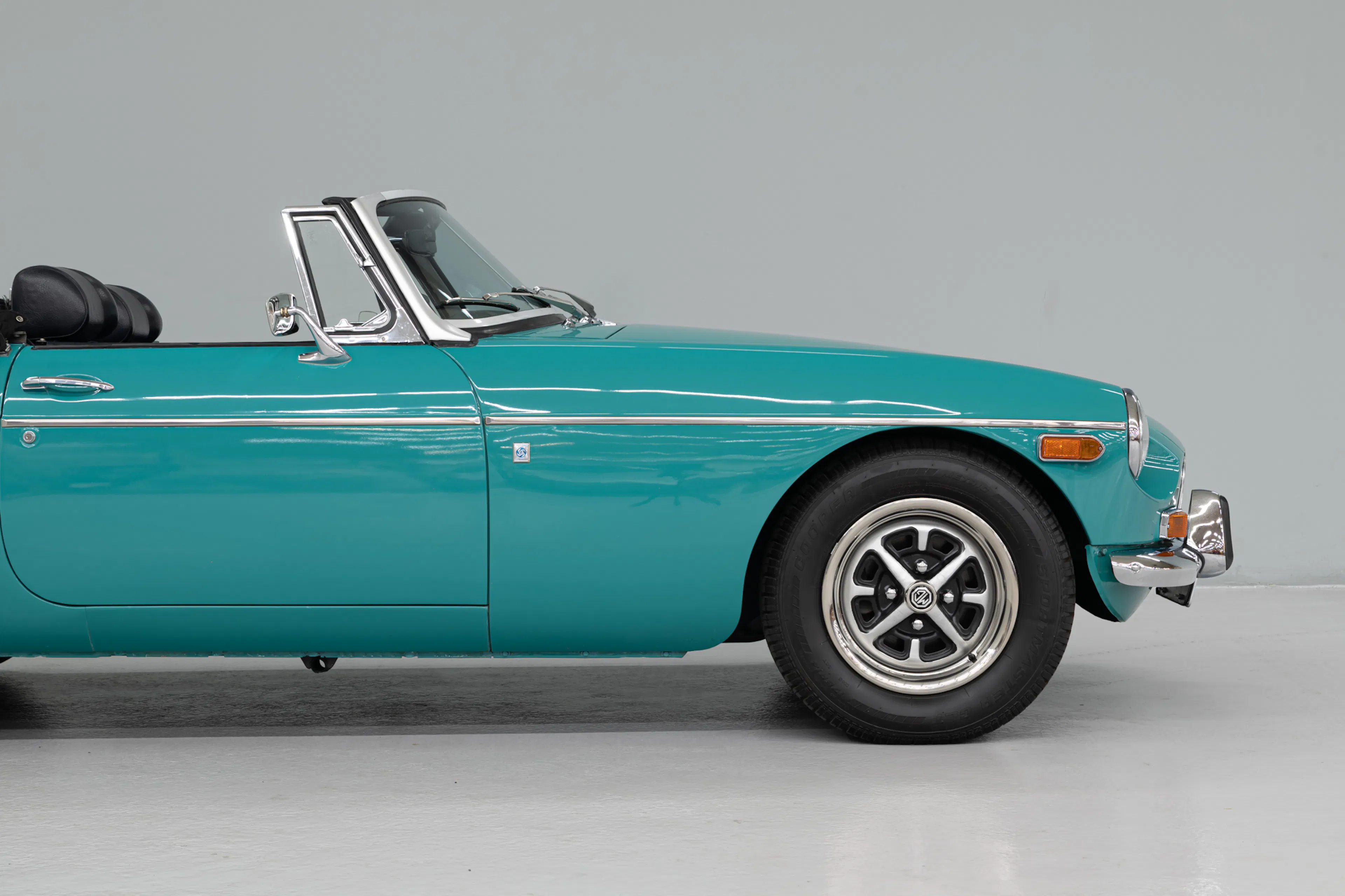 1972 MG MGB Mk III 2dr Roadster Courtesy of AutoBarn Classic Cars