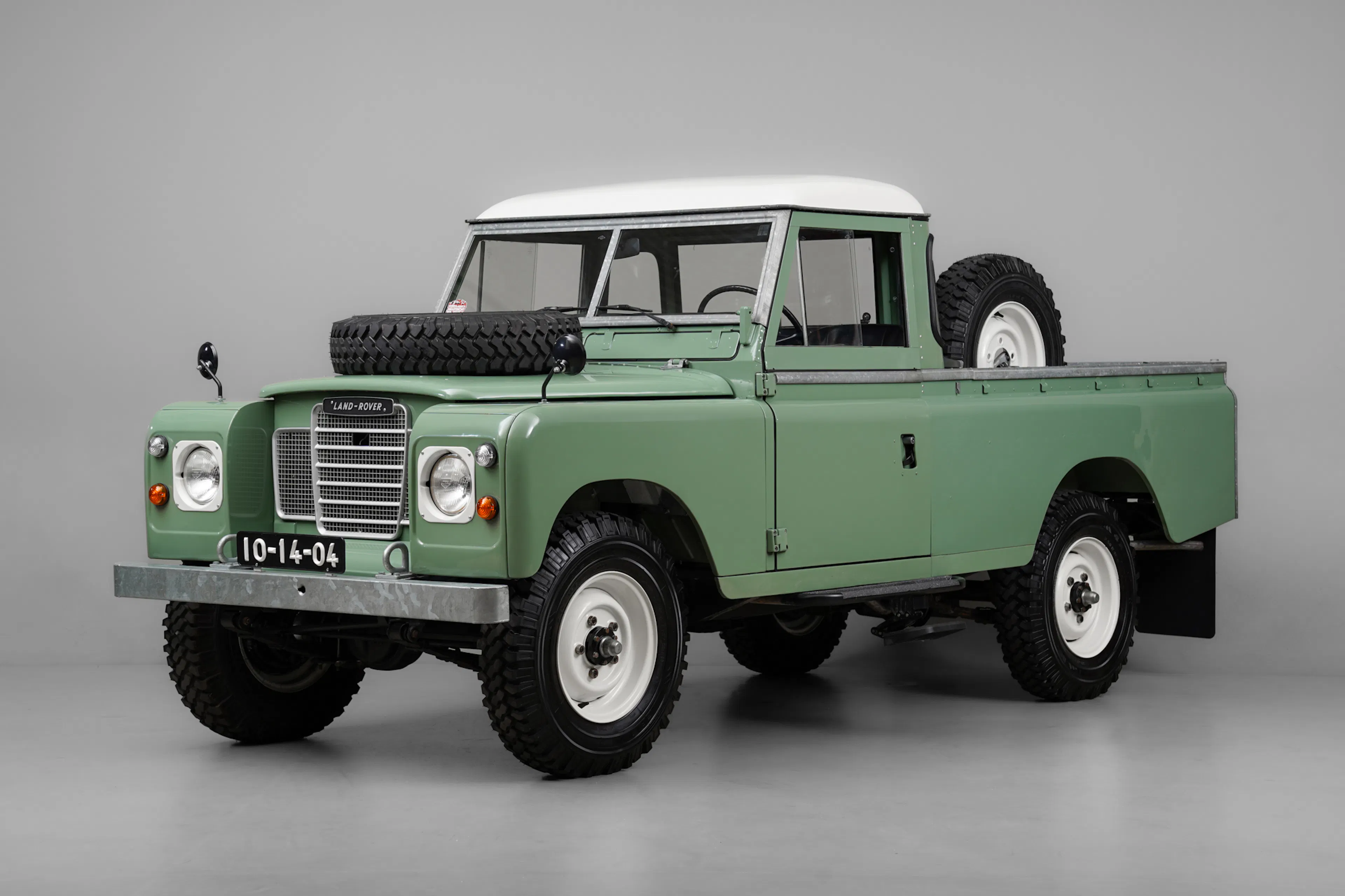 1971 Land Rover Series III 109 2dr Pickup 4x4 Courtesy of Canepa