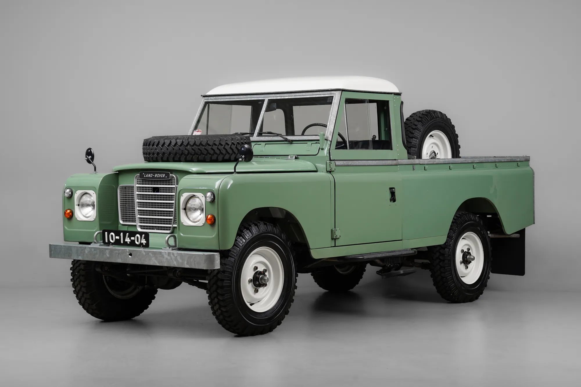 1971 Land Rover Series III 109 2dr Pickup 4x4 Courtesy of Canepa