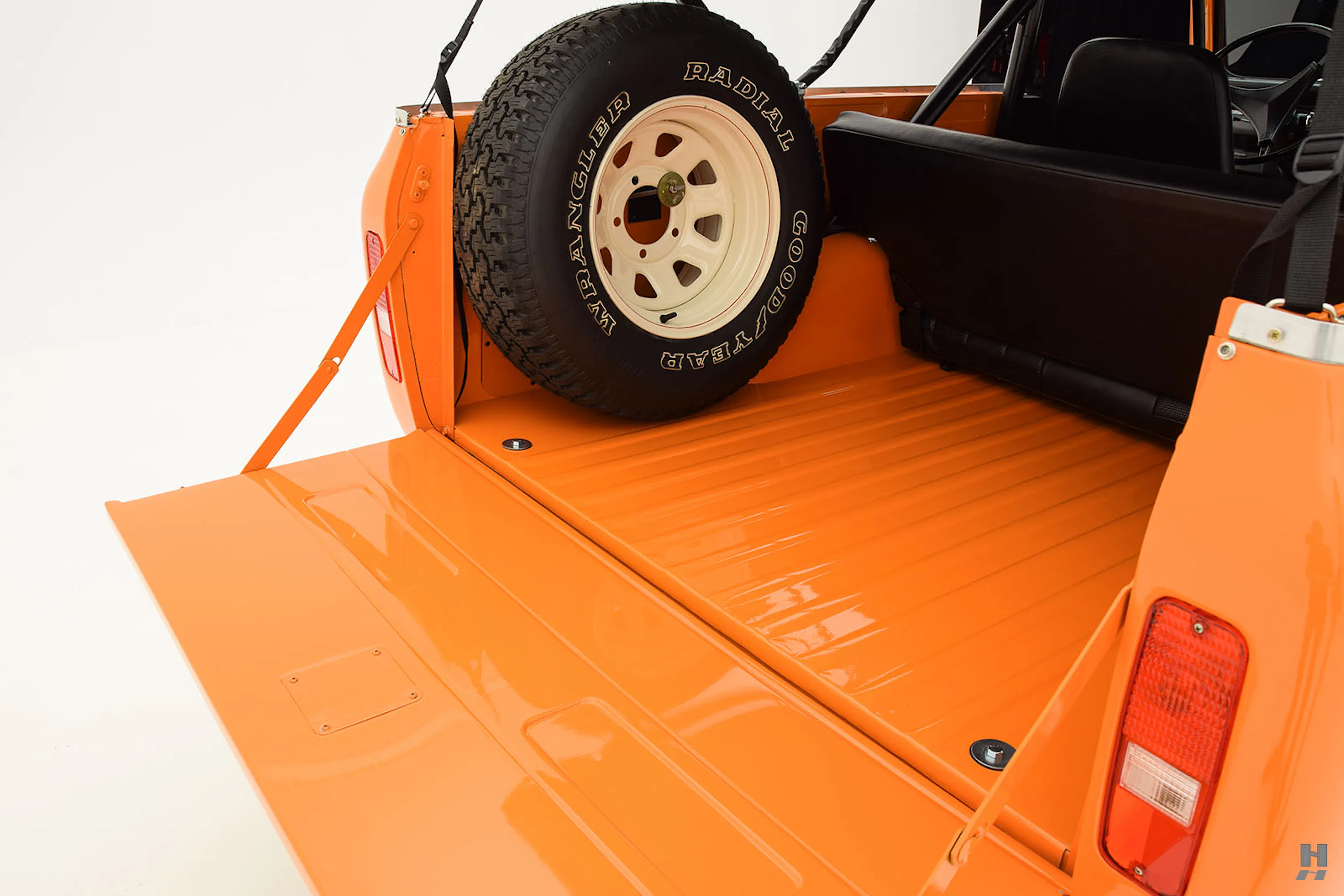 1978 International Scout II SII 2dr Sportop Utility 4x4 Courtesy of Hyman Ltd.