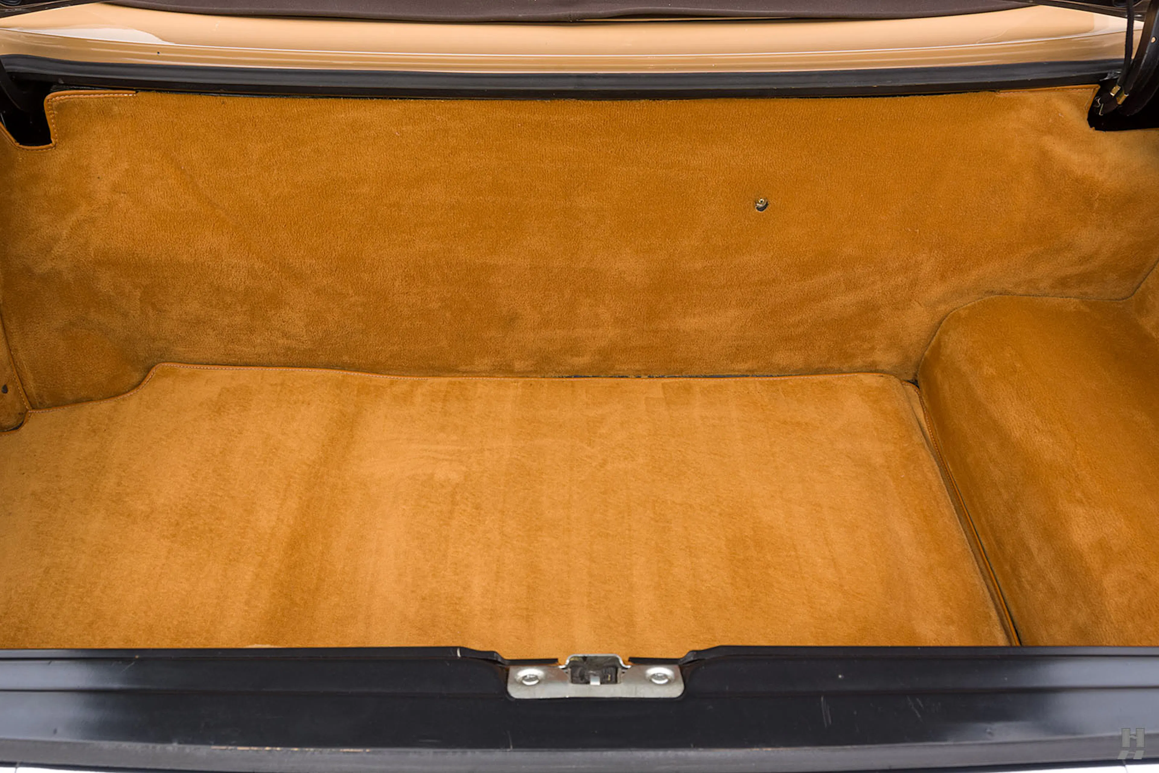 1979 Mercedes-Benz 450SL 2dr Roadster Courtesy of Hyman Ltd.