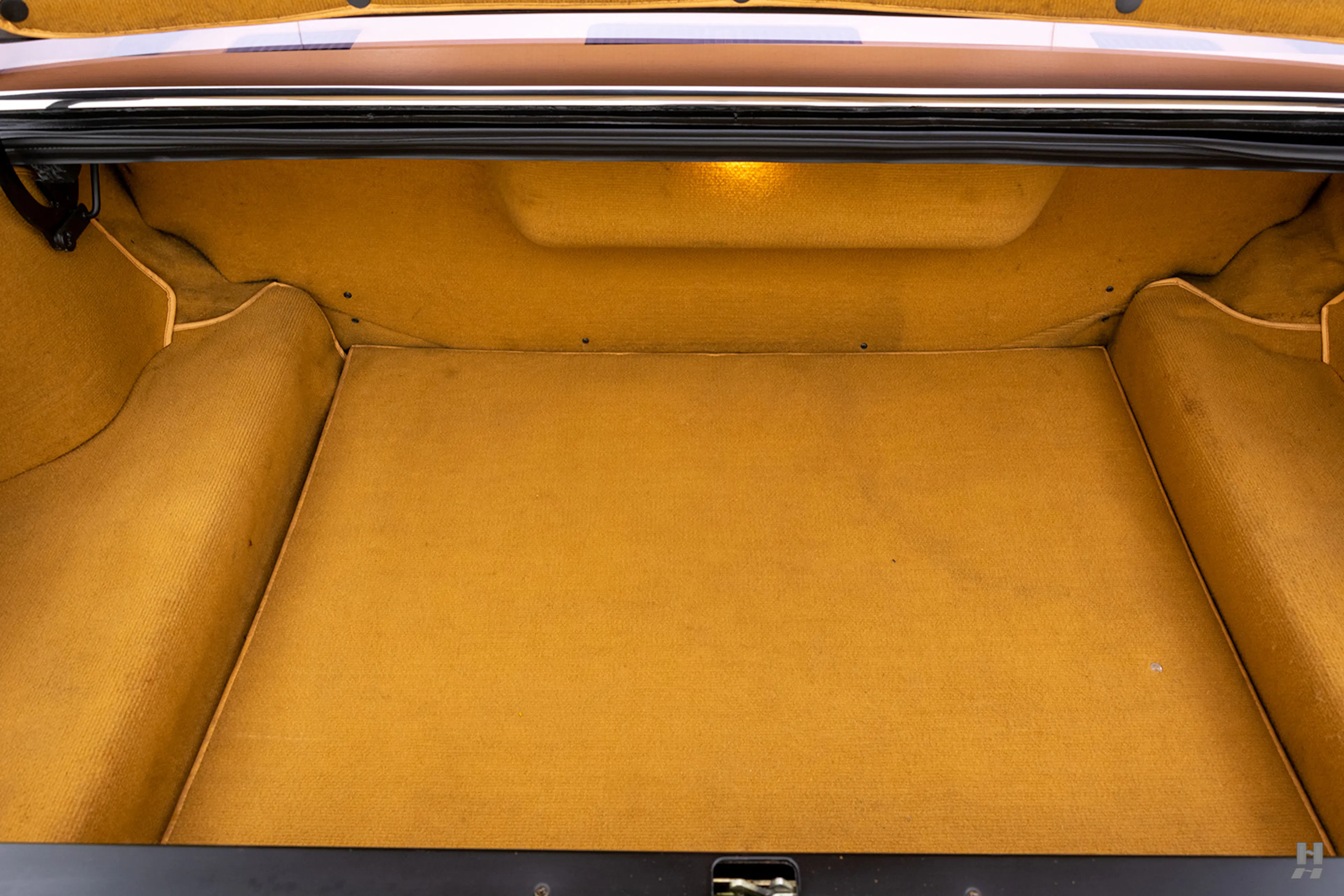 1985 Ferrari 400i 2dr 2+2 Coupe Courtesy of Hyman Ltd.