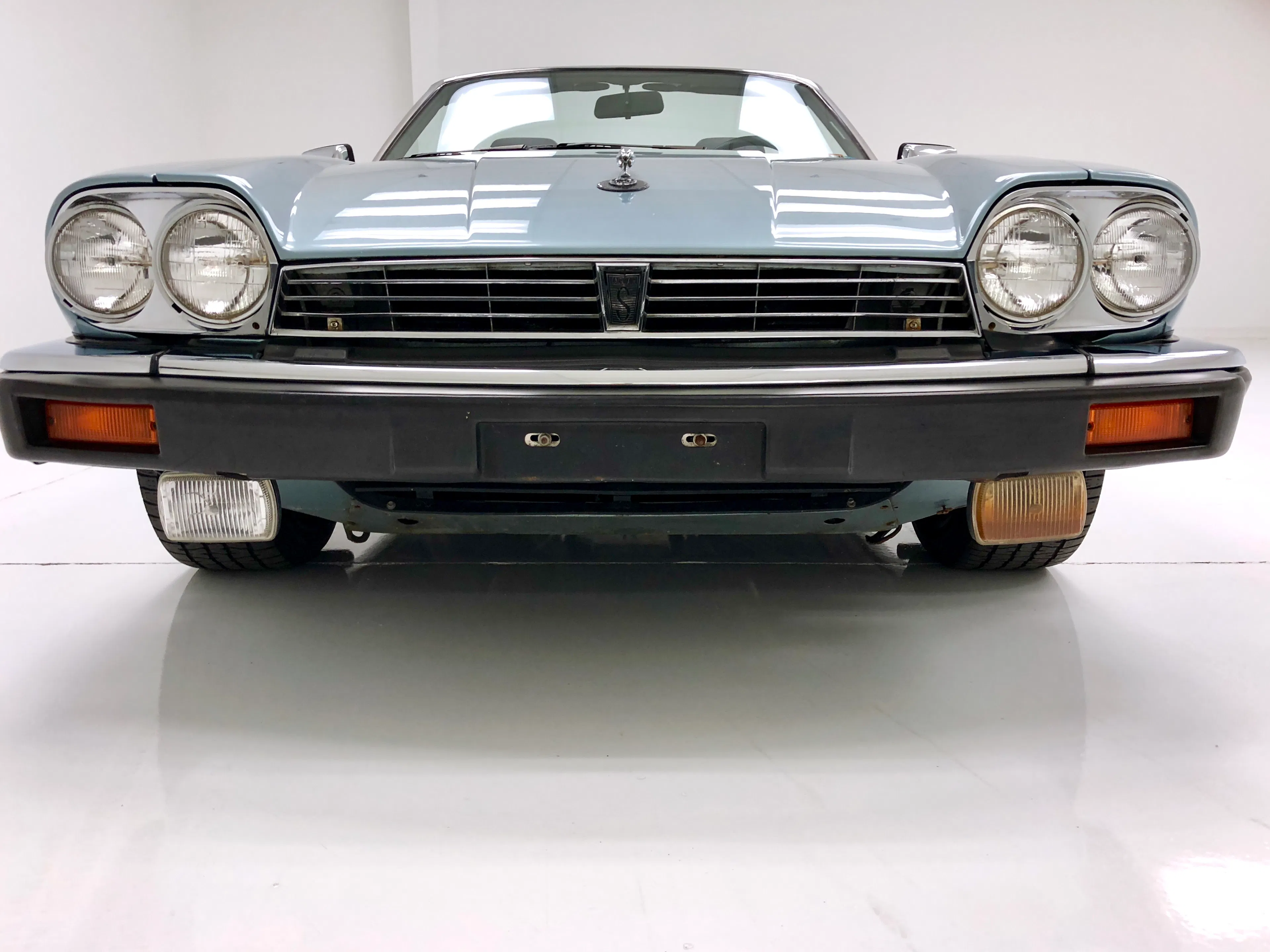 1990 Jaguar XJ-S 2dr Convertible Courtesy of Classic Auto Mall