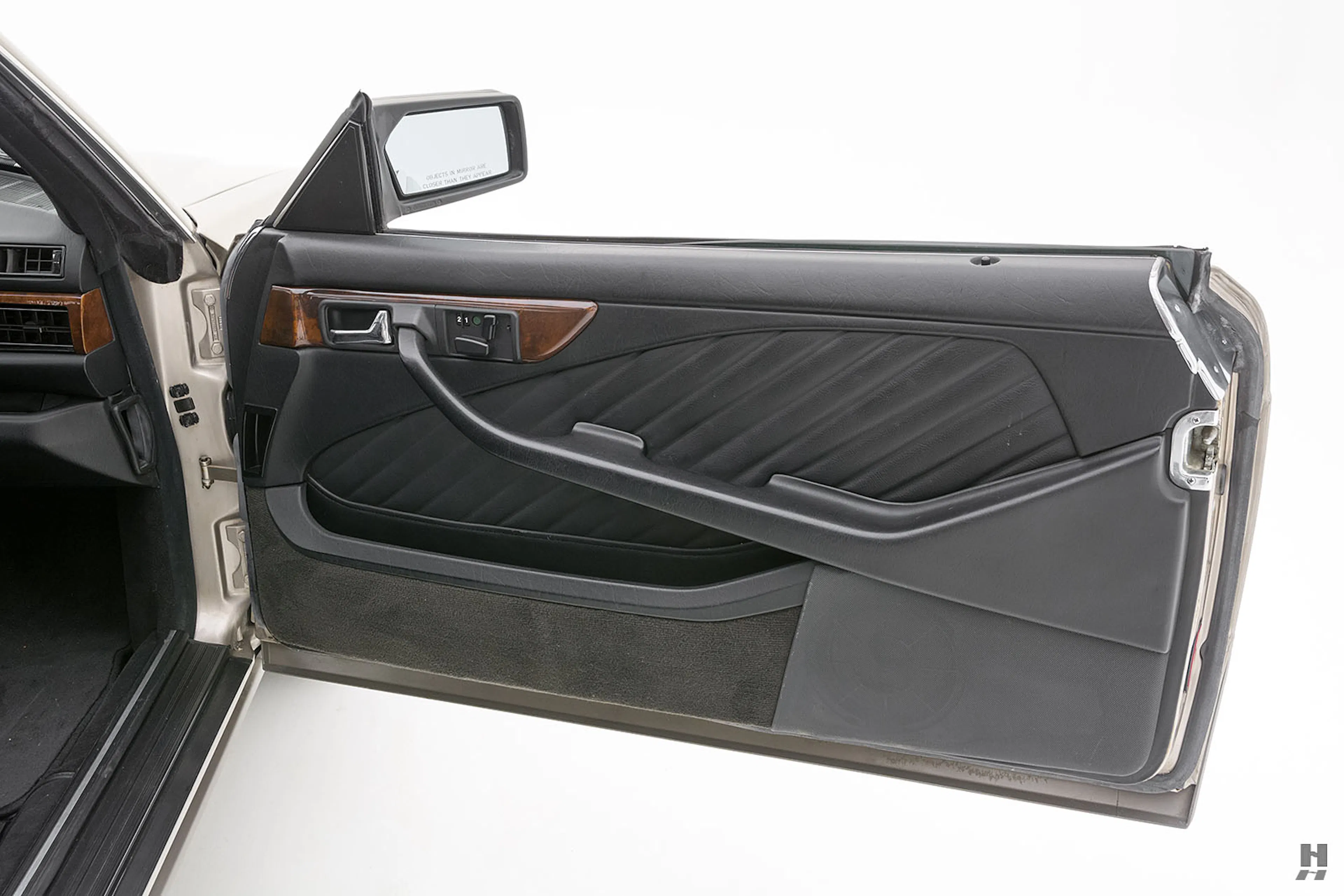 1991 Mercedes-Benz 560SEC 2dr Coupe Courtesy of Hyman Ltd.