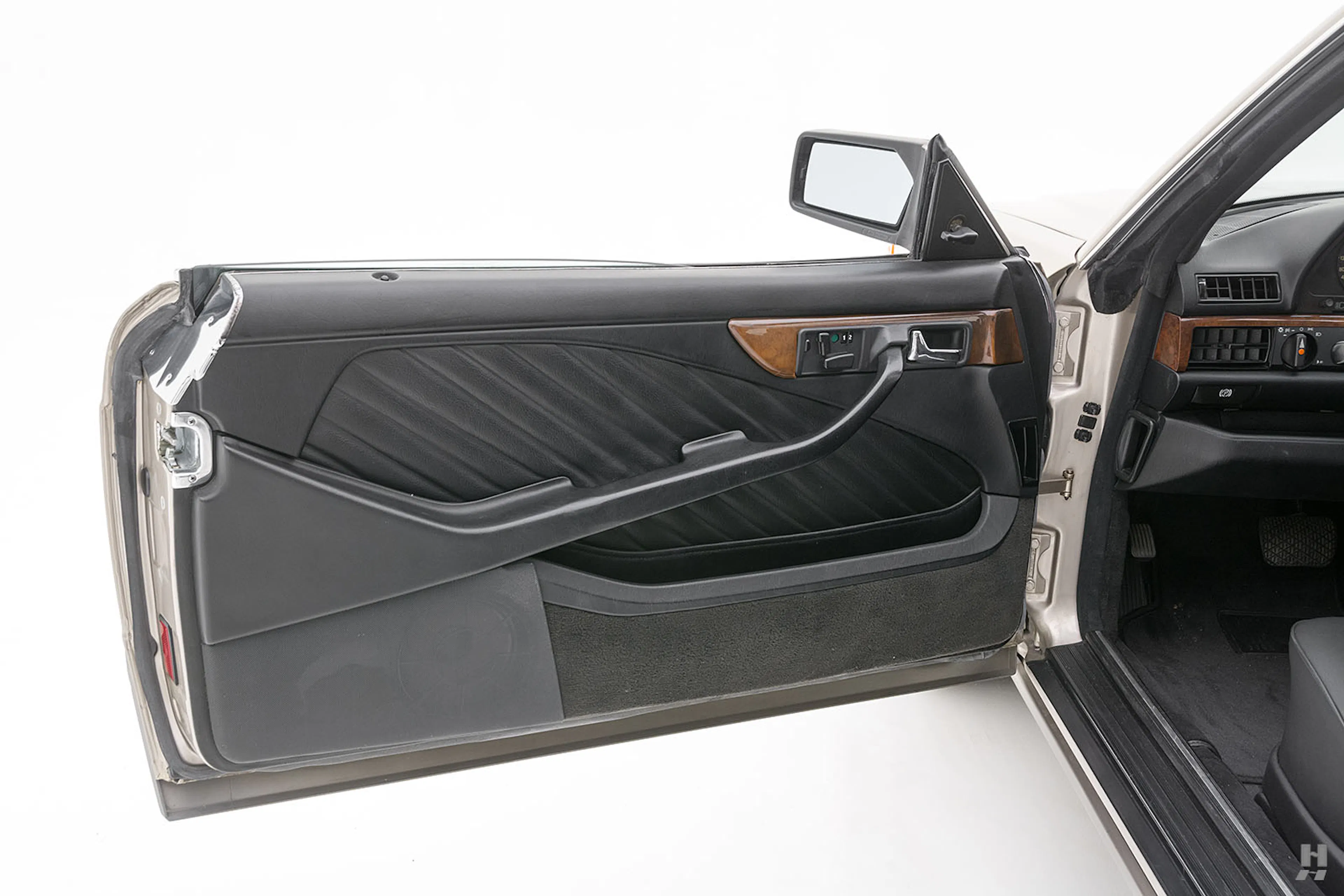 1991 Mercedes-Benz 560SEC 2dr Coupe Courtesy of Hyman Ltd.