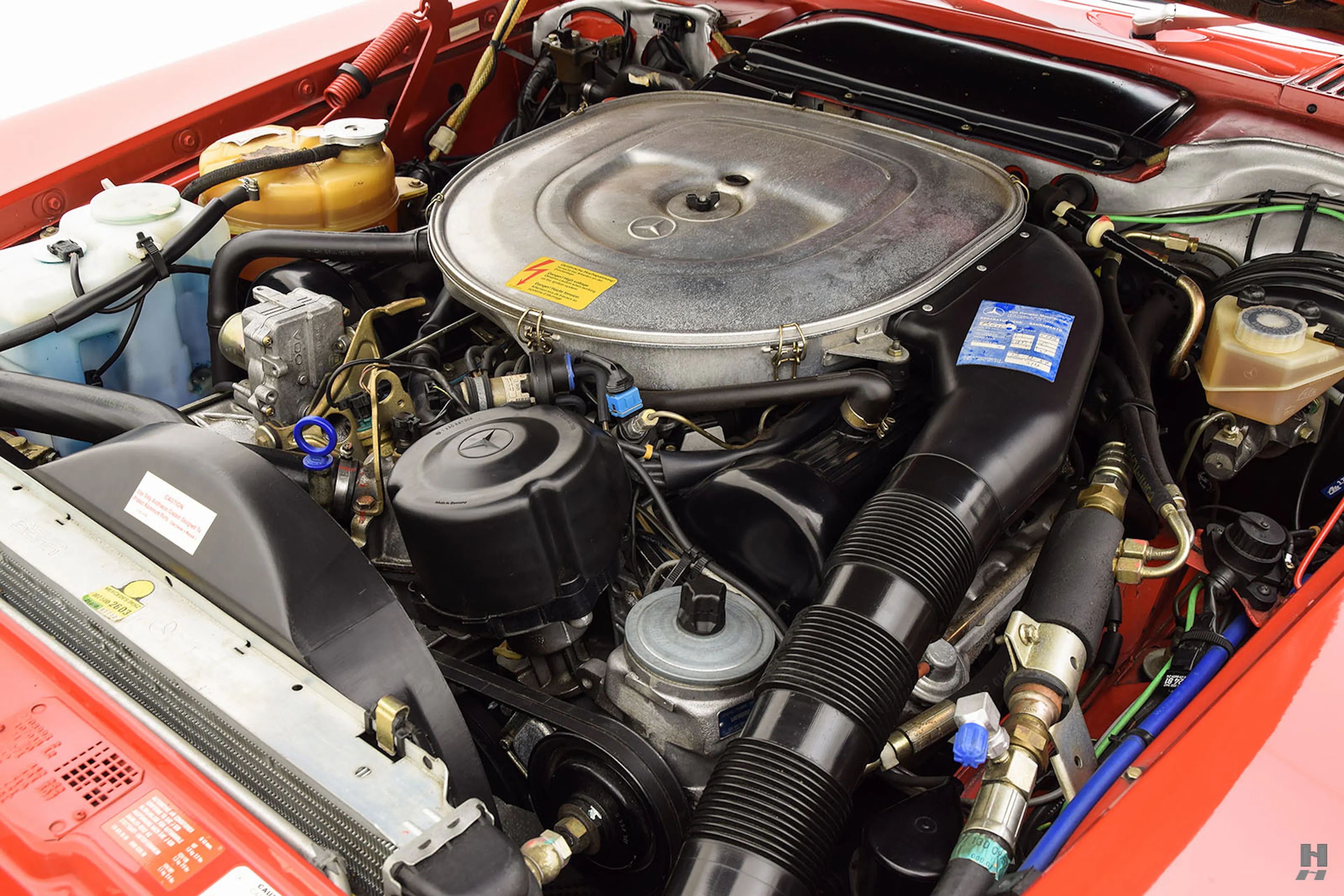 1987 Mercedes-Benz 560SL 2dr Roadster Courtesy of Hyman Ltd.