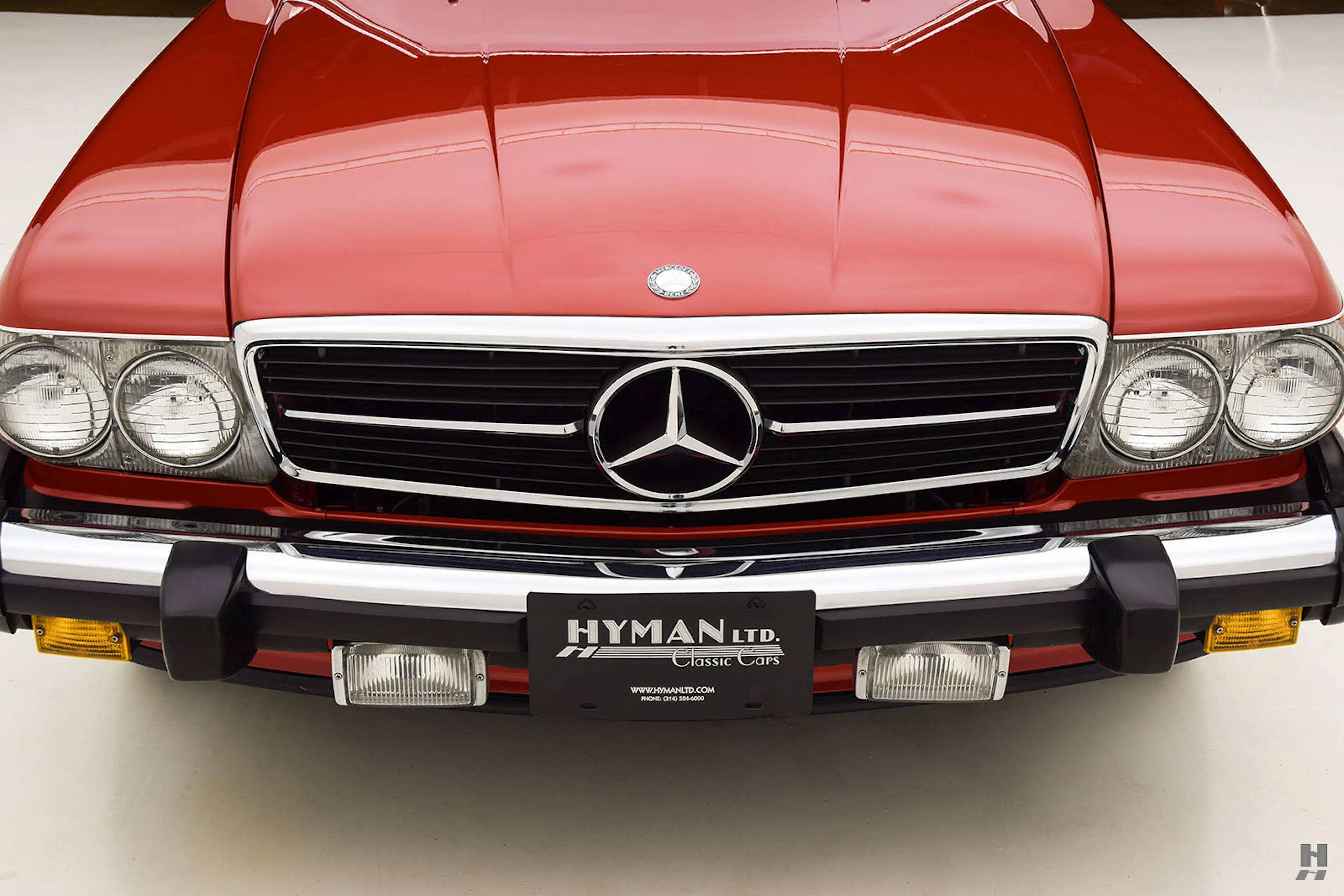1987 Mercedes-Benz 560SL 2dr Roadster Courtesy of Hyman Ltd.