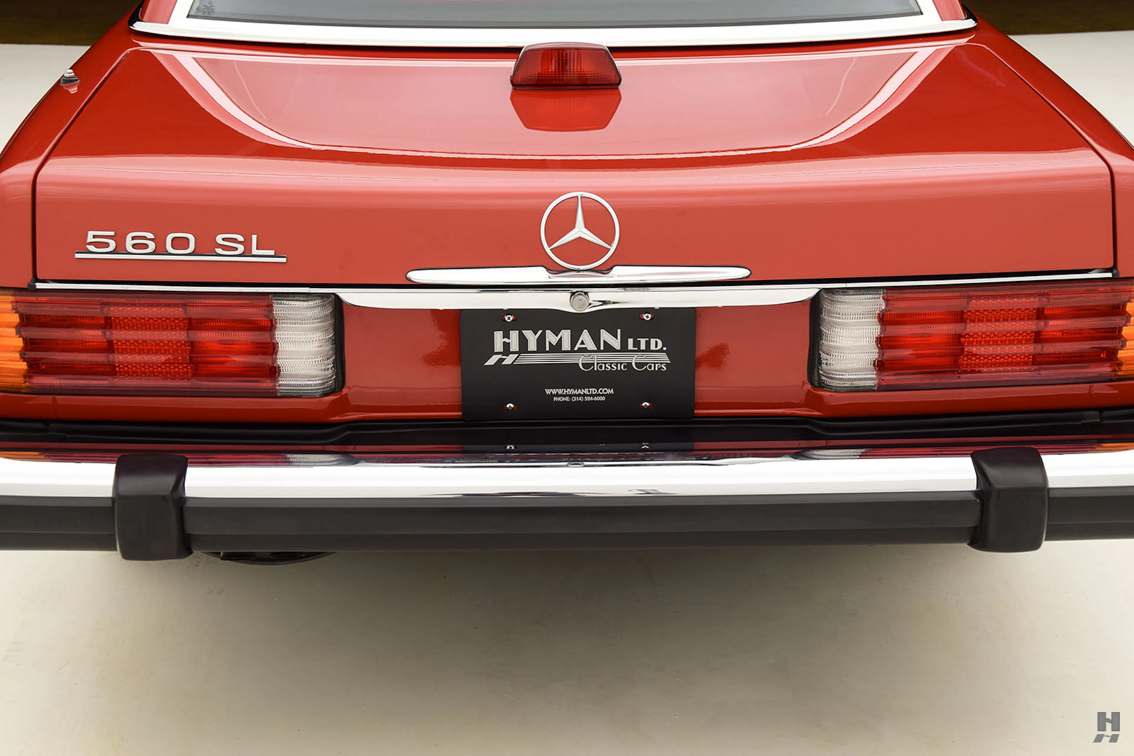 1987 Mercedes-Benz 560SL 2dr Roadster Courtesy of Hyman Ltd.