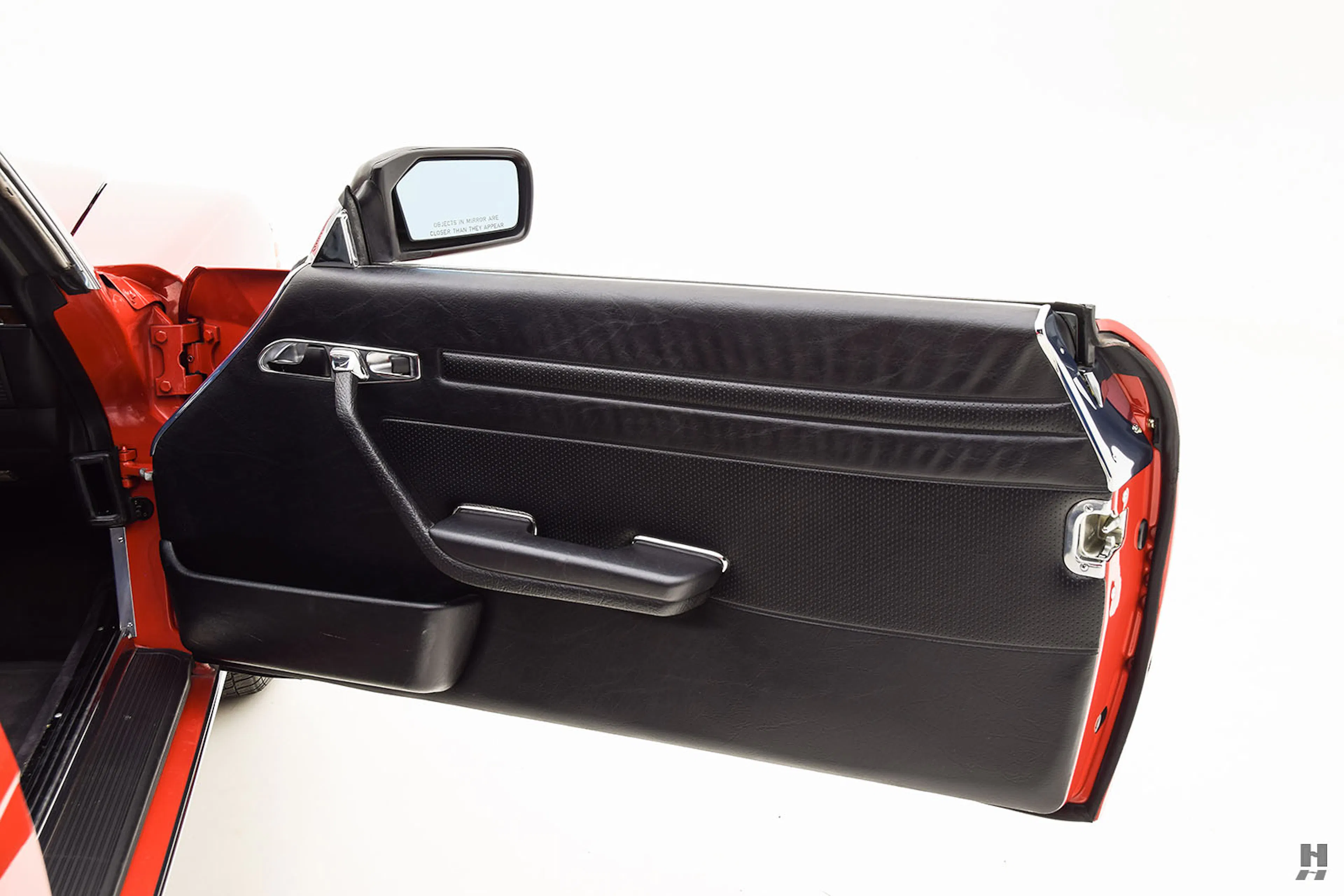 1987 Mercedes-Benz 560SL 2dr Roadster Courtesy of Hyman Ltd.