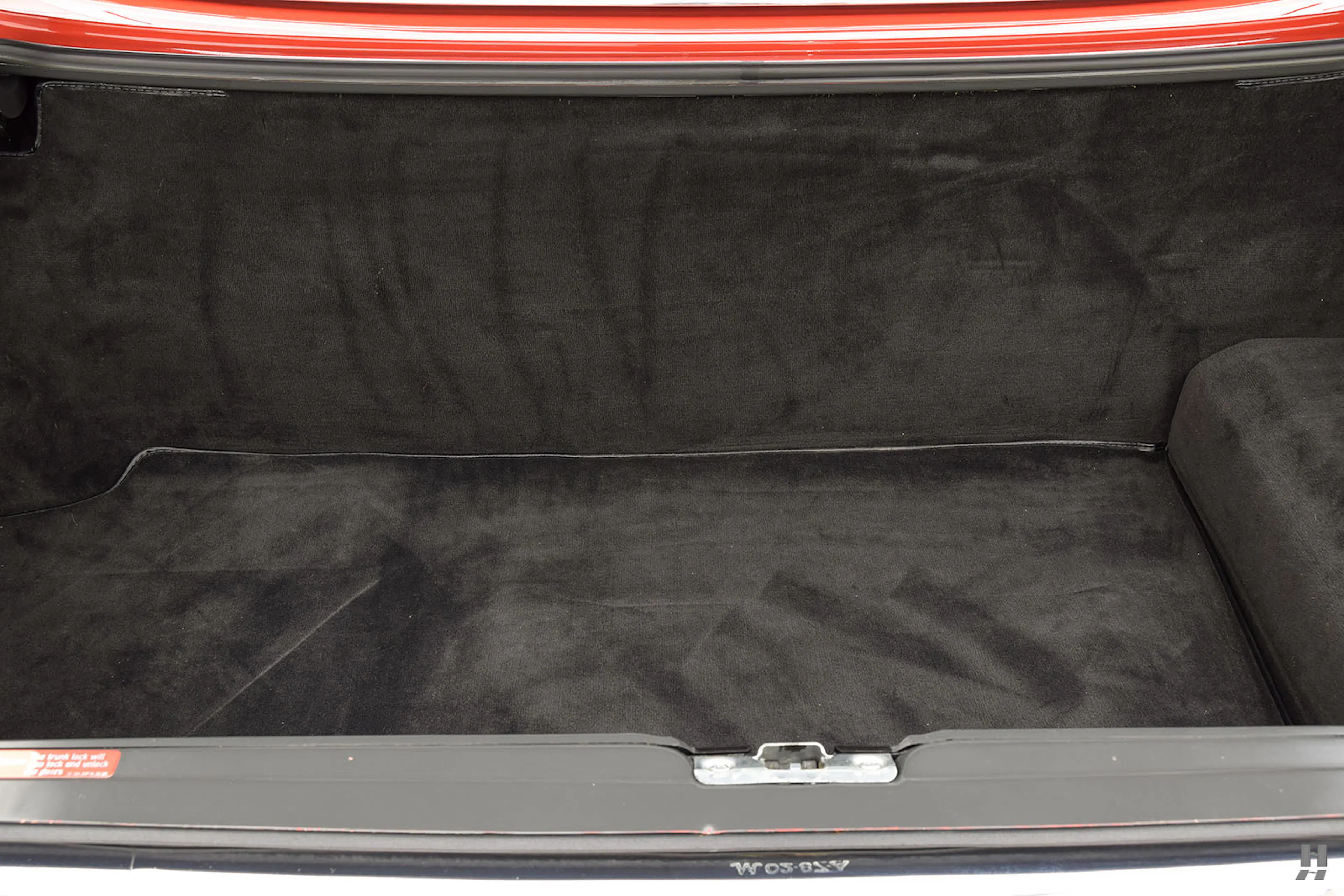 1987 Mercedes-Benz 560SL 2dr Roadster Courtesy of Hyman Ltd.