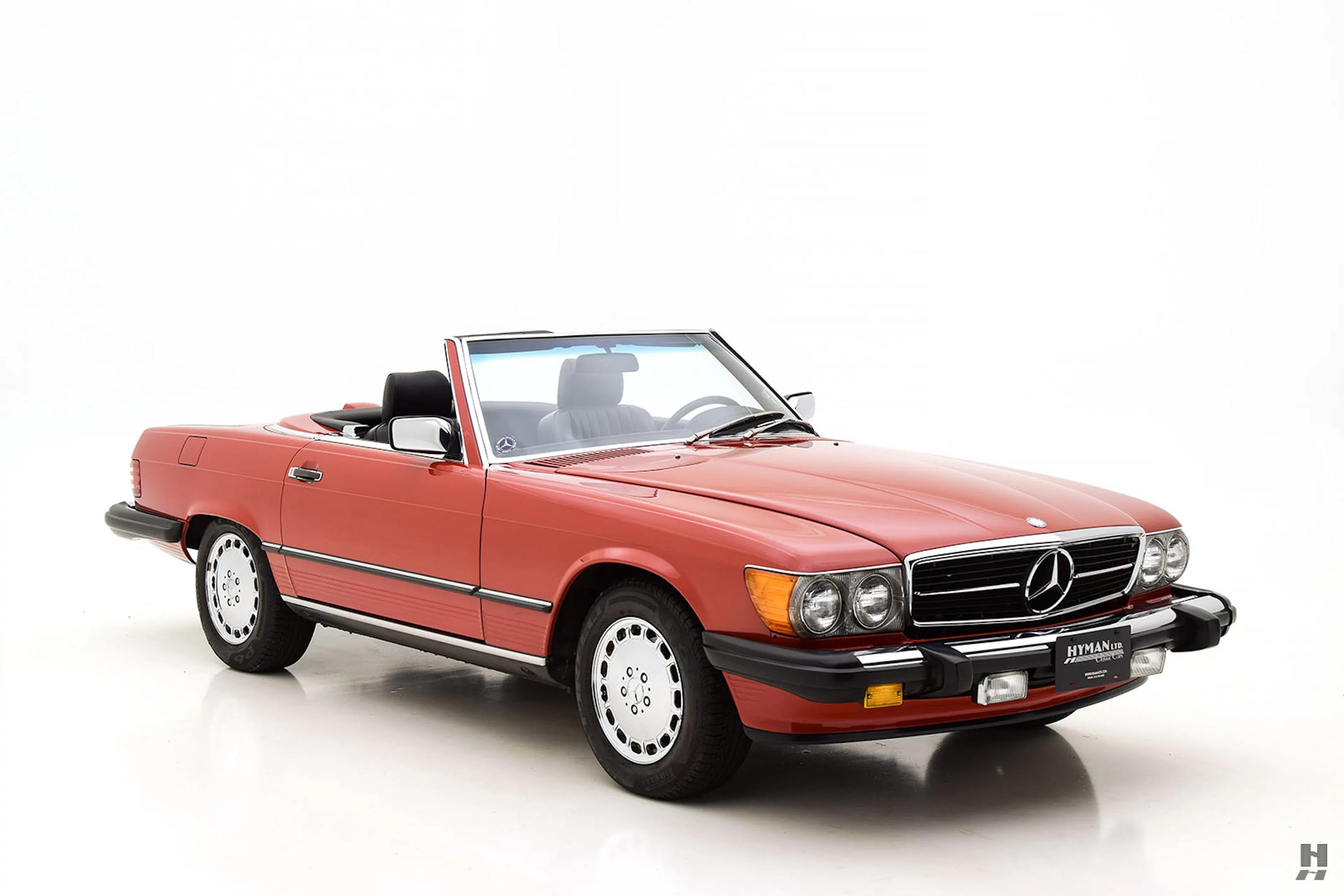 1987 Mercedes-Benz 560SL 2dr Roadster Courtesy of Hyman Ltd.
