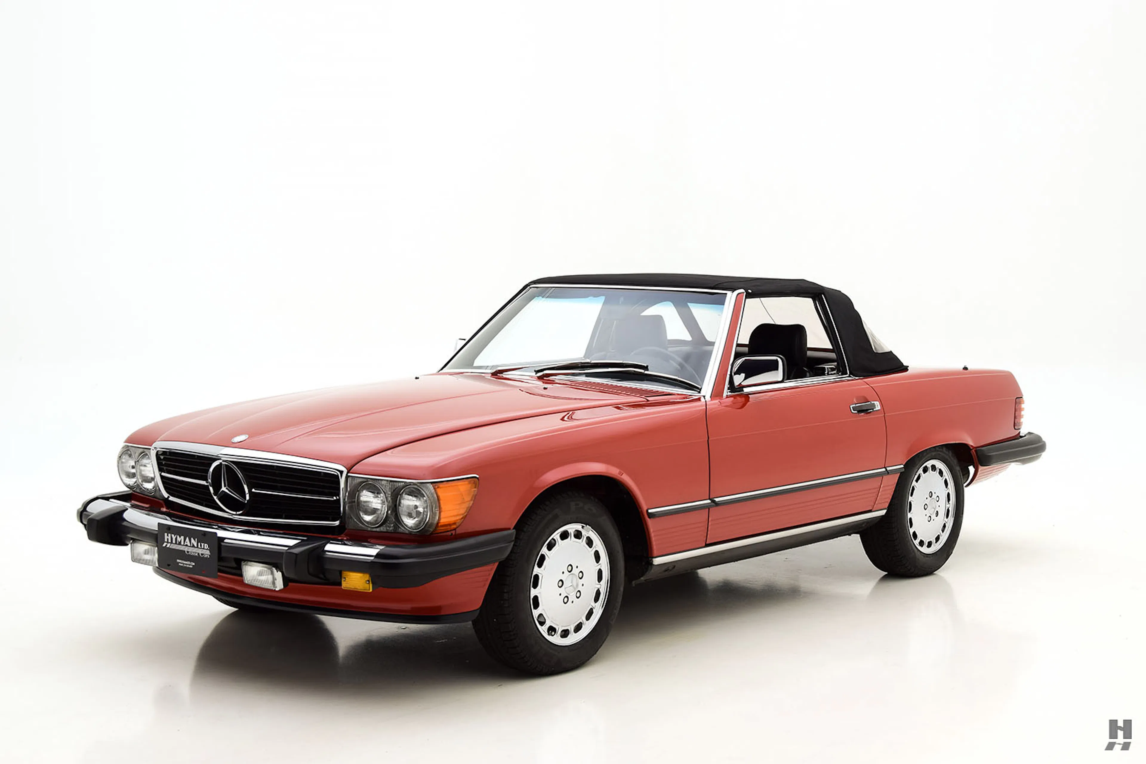 1987 Mercedes-Benz 560SL 2dr Roadster Courtesy of Hyman Ltd.