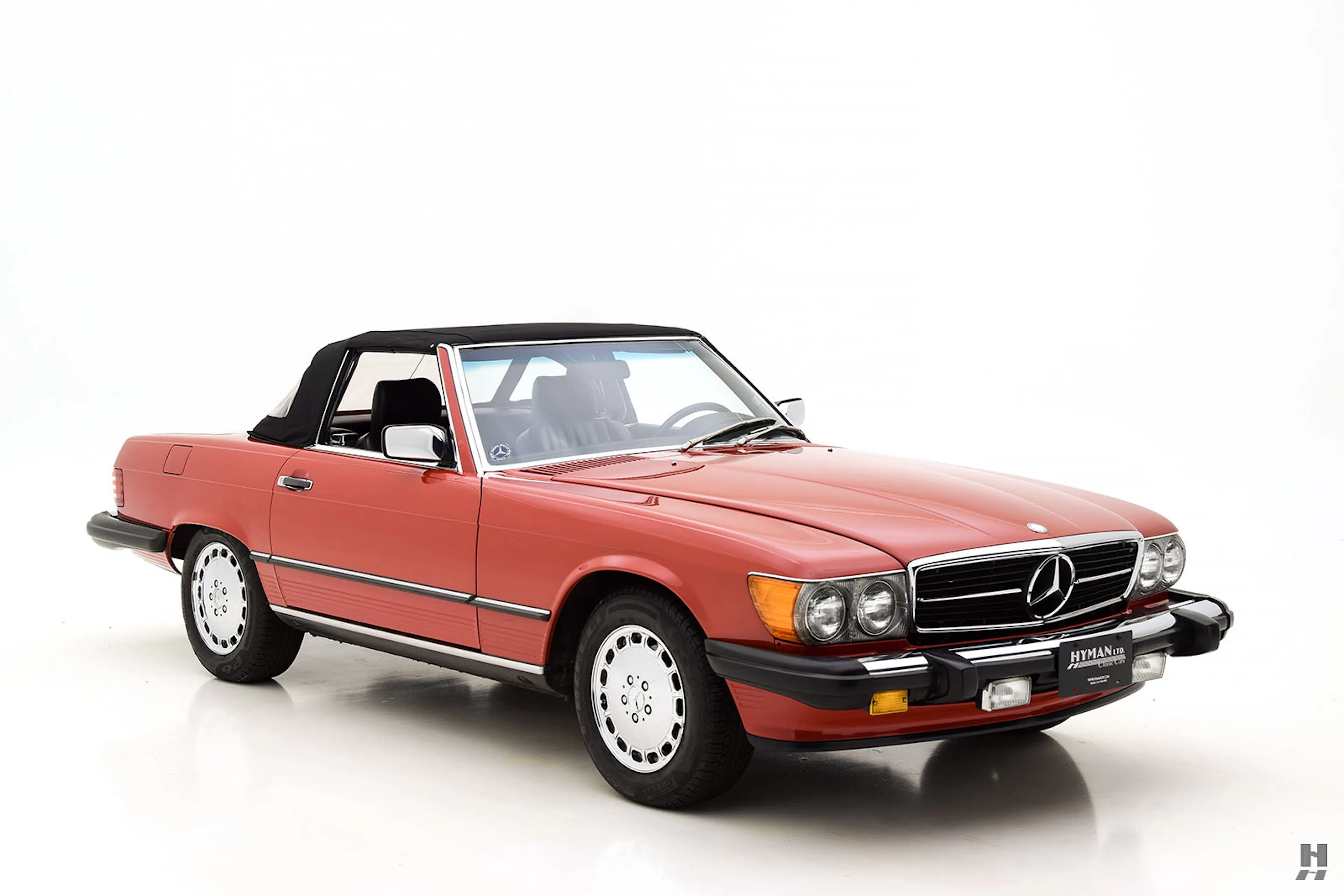 1987 Mercedes-Benz 560SL 2dr Roadster Courtesy of Hyman Ltd.