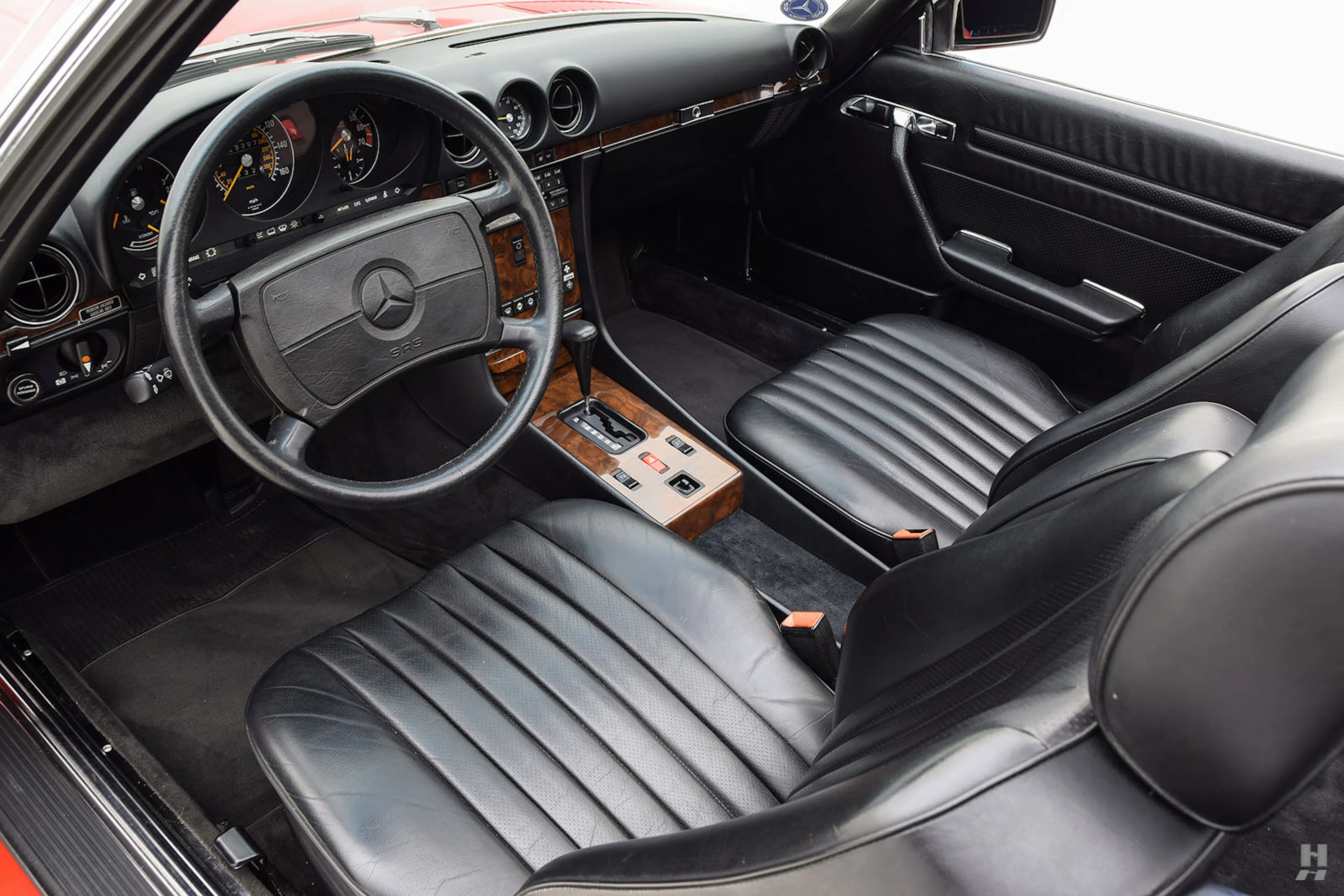 1987 Mercedes-Benz 560SL 2dr Roadster Courtesy of Hyman Ltd.