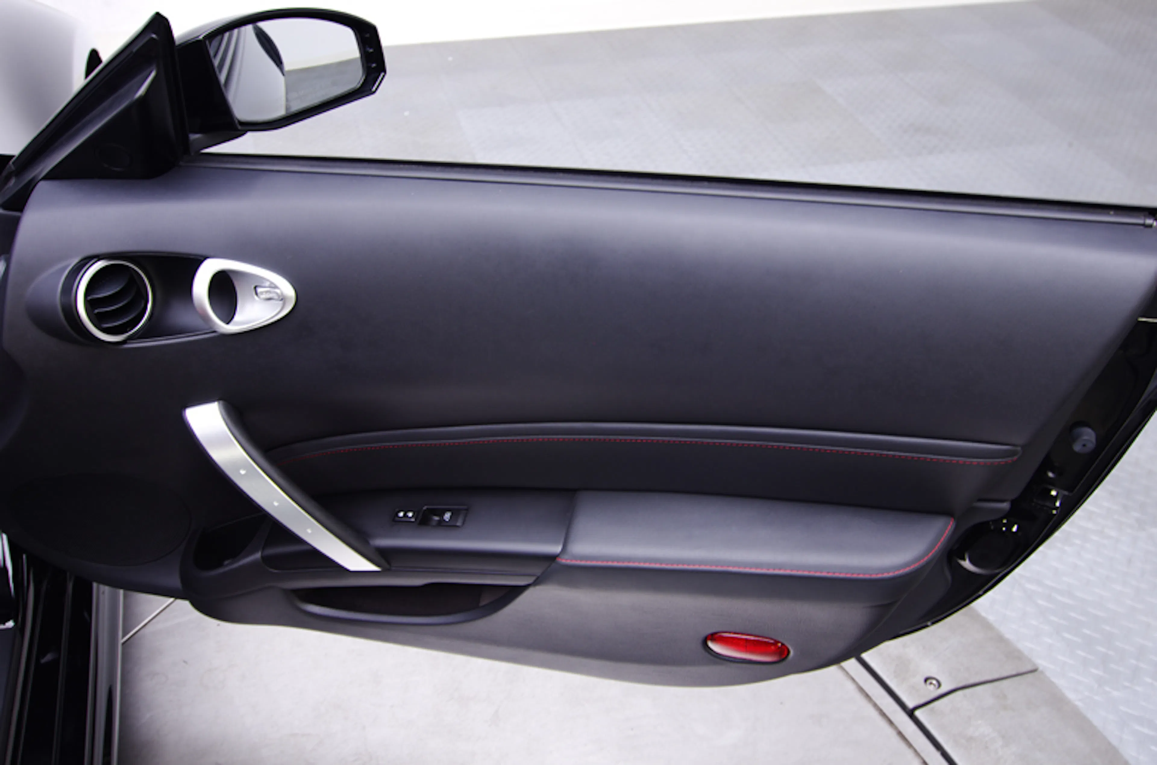 2008 Nissan 350Z NISMO 2dr Coupe Courtesy of RK Motors