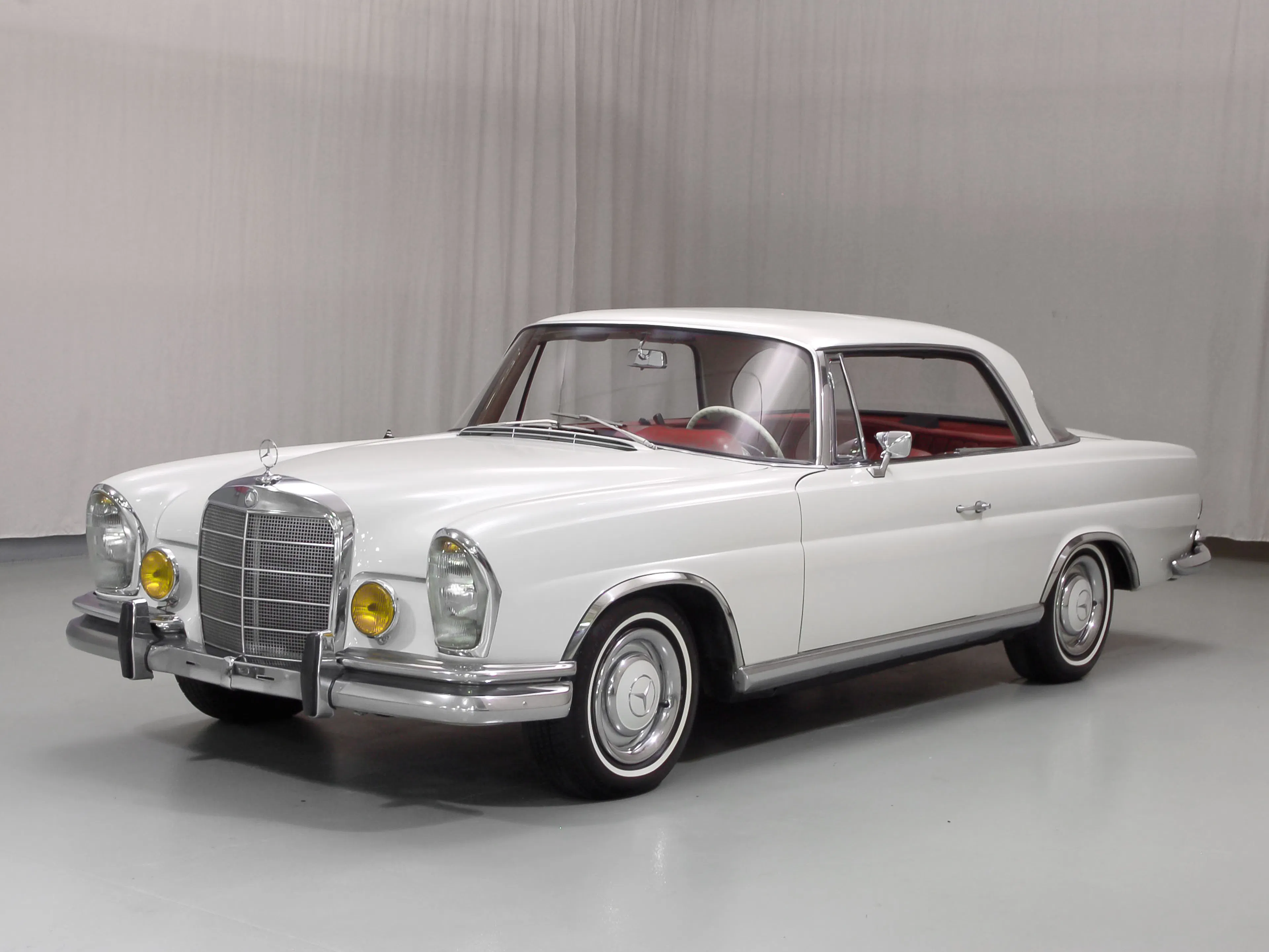 1967 Mercedes-Benz 250SE 2dr Coupe Courtesy of Hyman Ltd.
