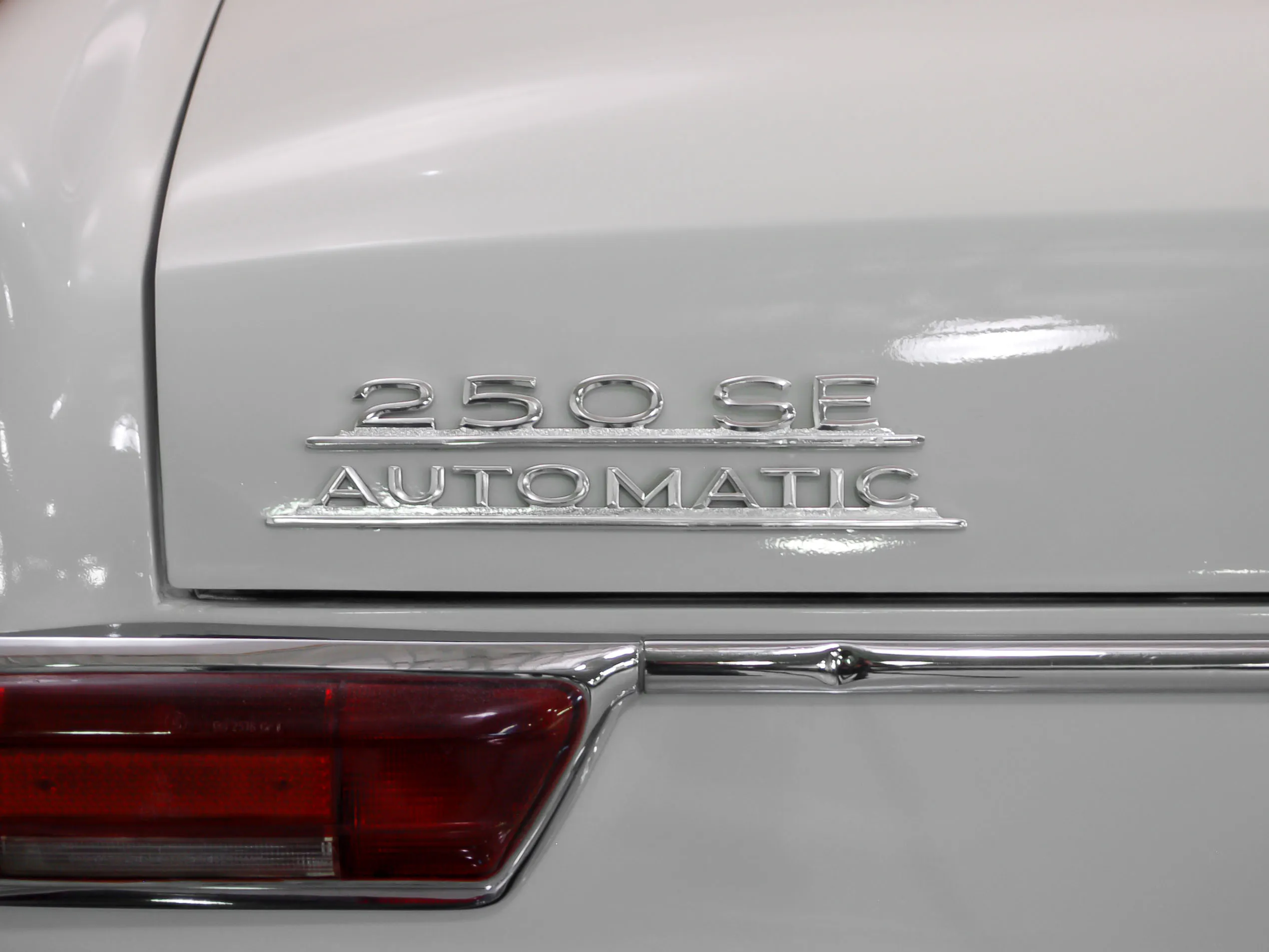 1967 Mercedes-Benz 250SE 2dr Coupe Courtesy of Hyman Ltd.