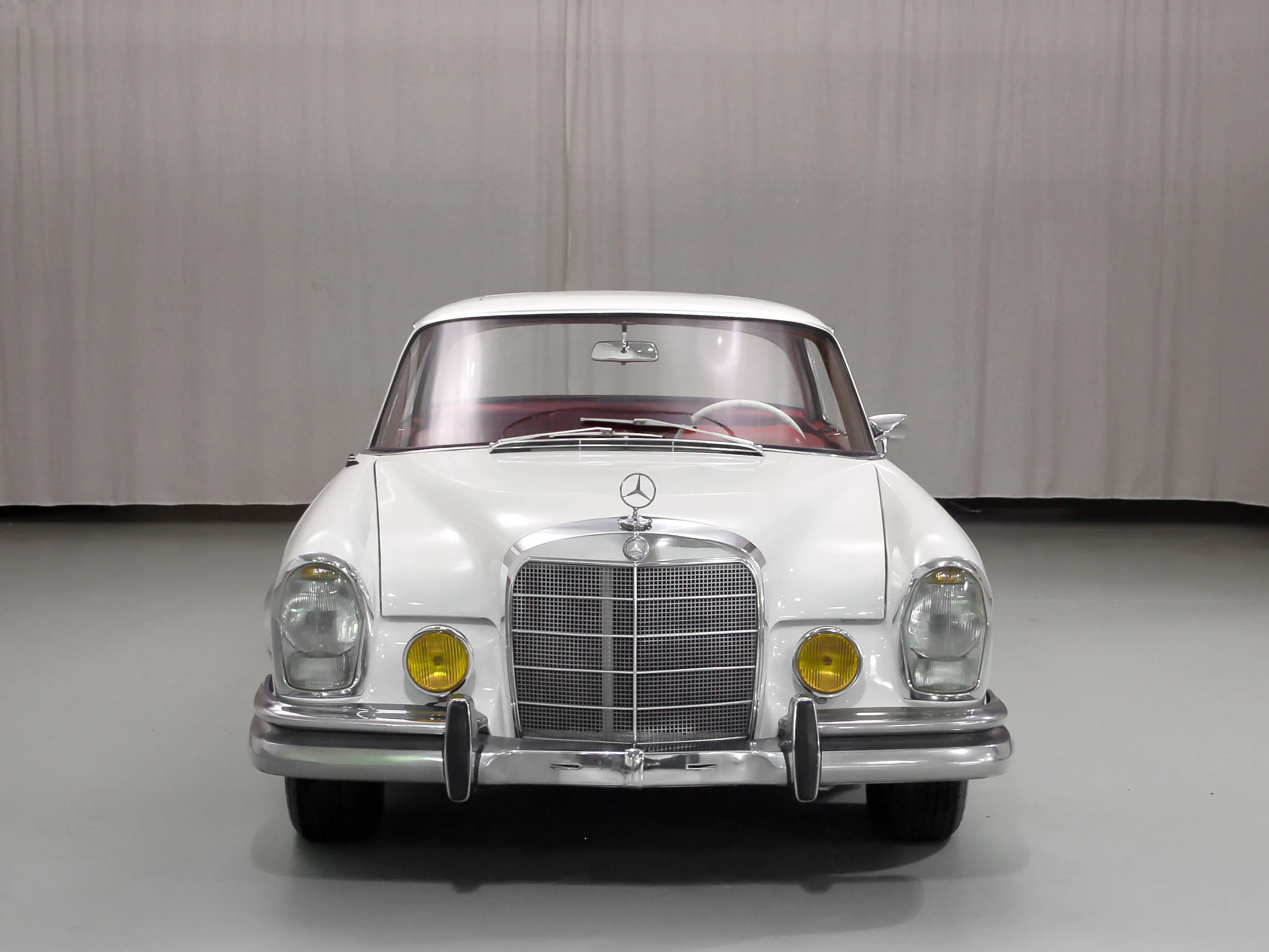 1967 Mercedes-Benz 250SE 2dr Coupe Courtesy of Hyman Ltd.