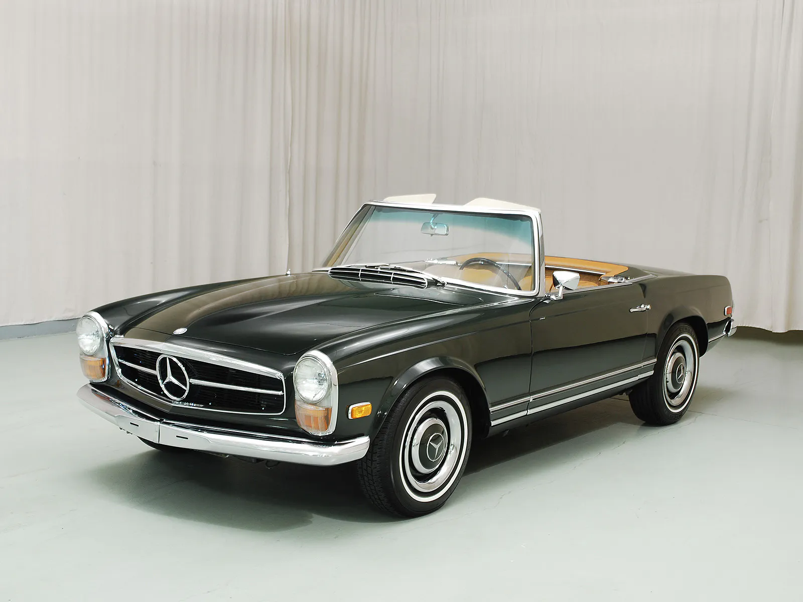 1968 Mercedes-Benz 250SL 2dr Convertible Courtesy of Hyman Ltd.