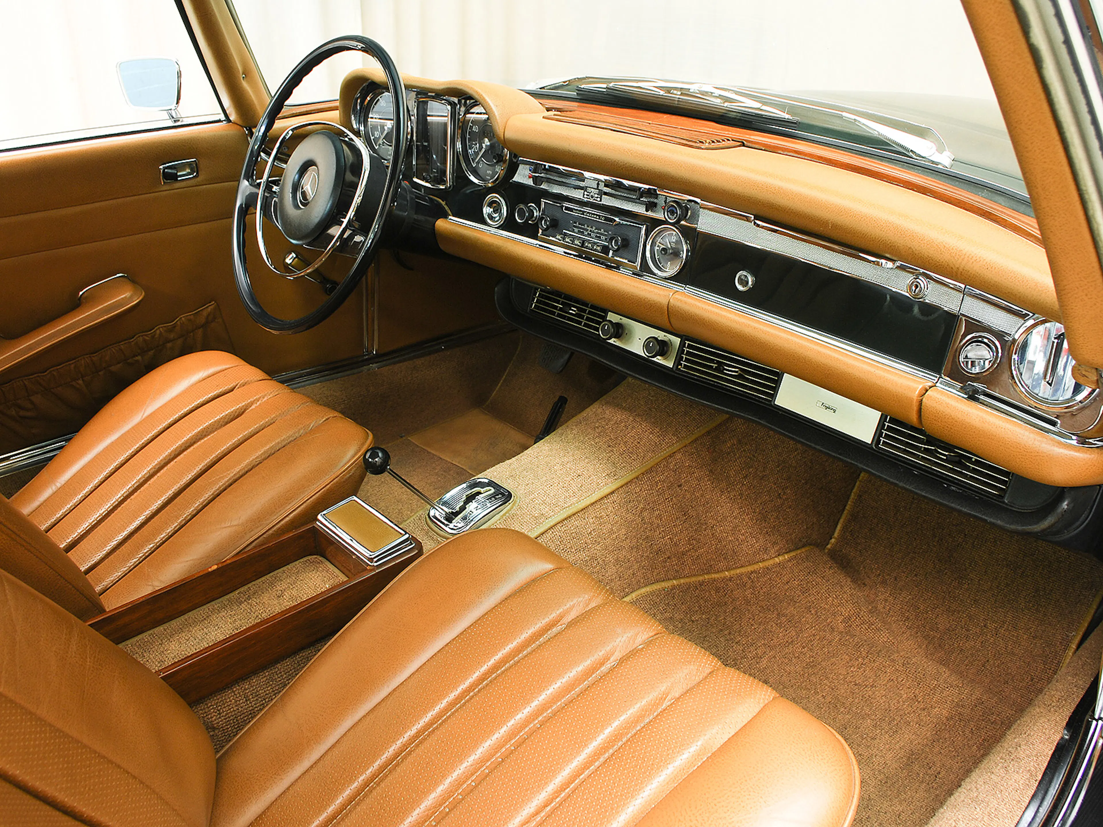 1968 Mercedes-Benz 250SL 2dr Convertible Courtesy of Hyman Ltd.