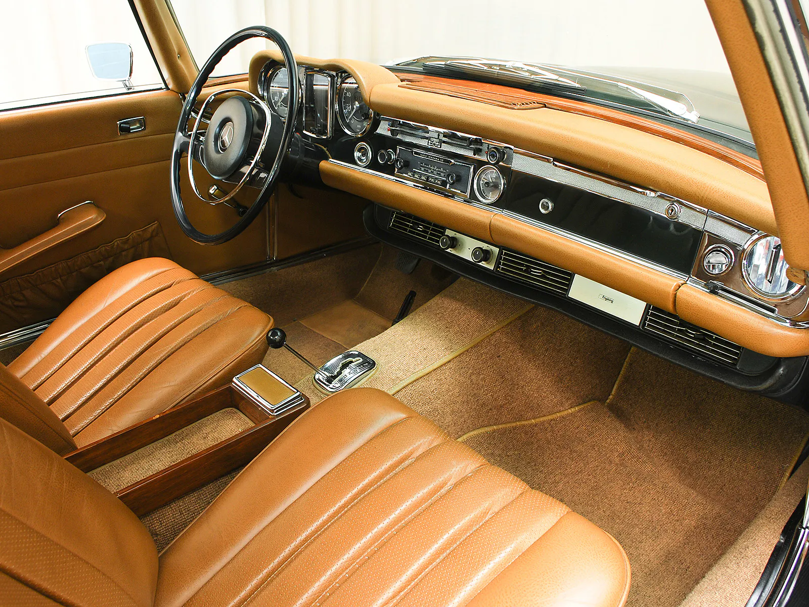 1968 Mercedes-Benz 250SL 2dr Convertible Courtesy of Hyman Ltd.