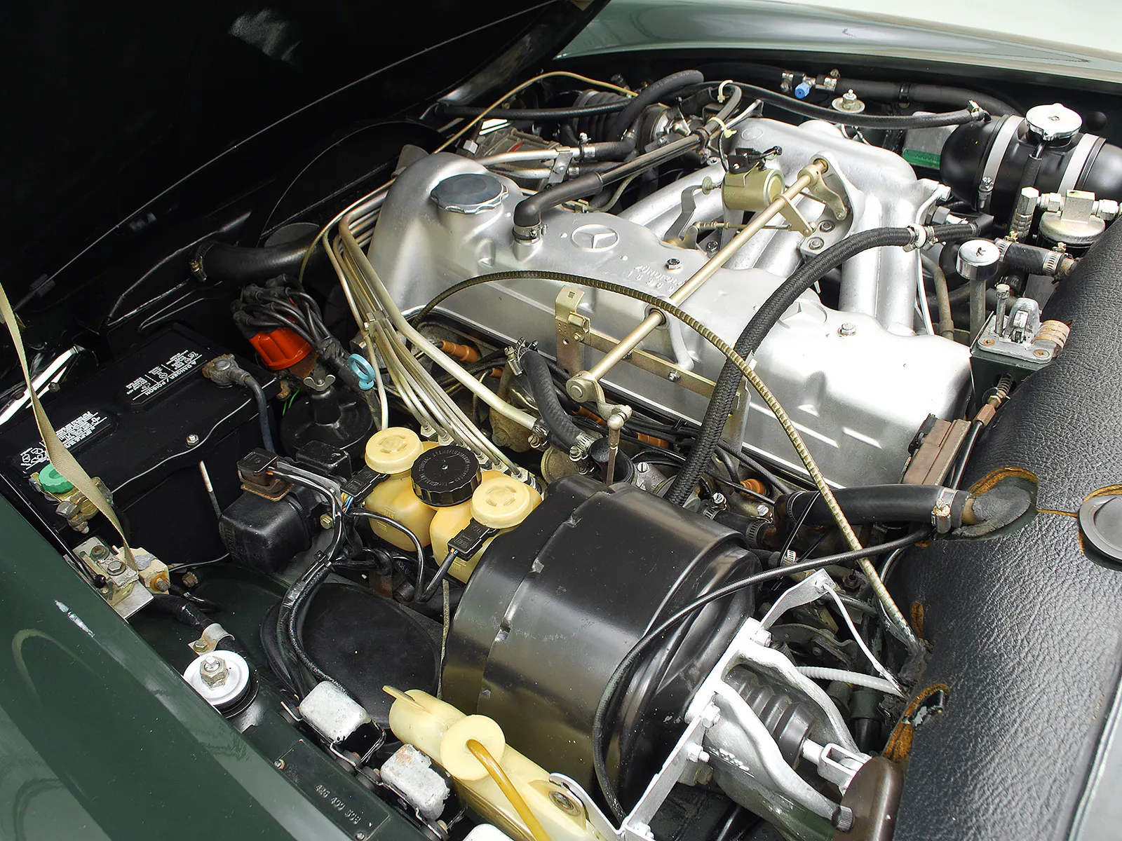 1968 Mercedes-Benz 250SL 2dr Convertible Courtesy of Hyman Ltd.