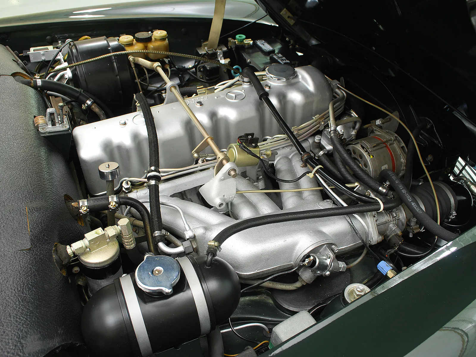 1968 Mercedes-Benz 250SL 2dr Convertible Courtesy of Hyman Ltd.