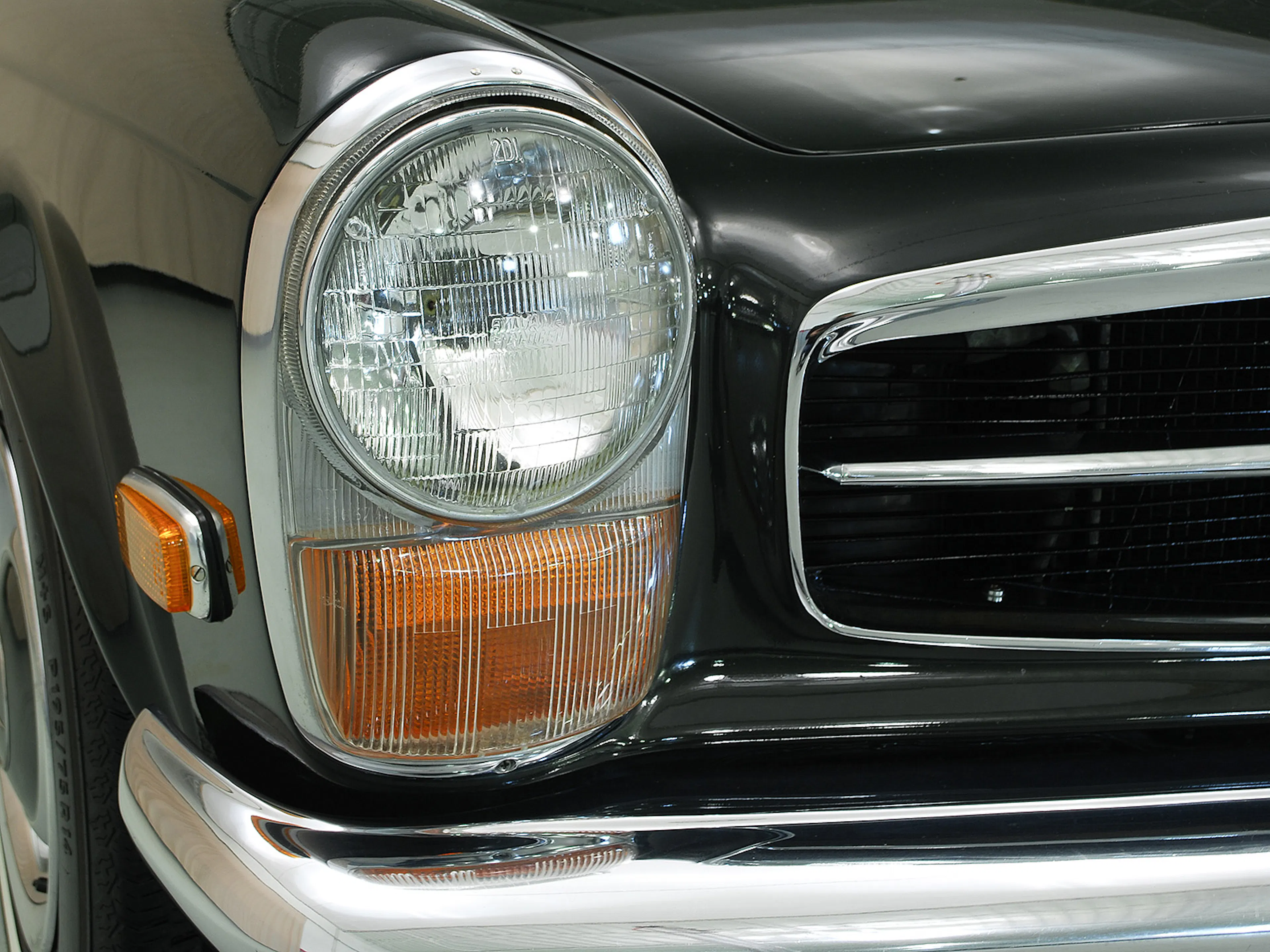 1968 Mercedes-Benz 250SL 2dr Convertible Courtesy of Hyman Ltd.
