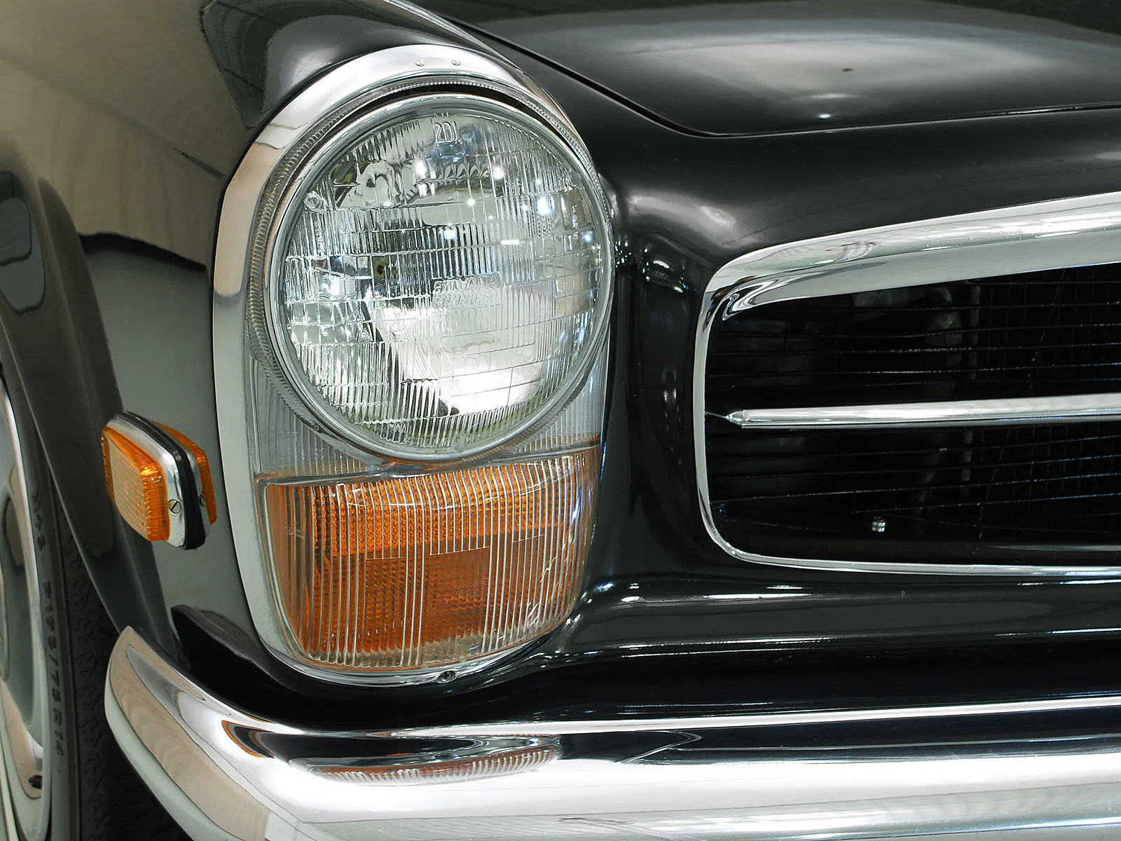 1968 Mercedes-Benz 250SL 2dr Convertible Courtesy of Hyman Ltd.