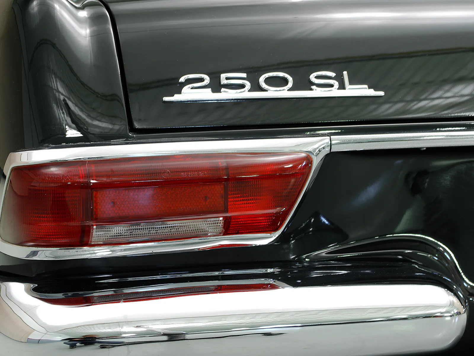 1968 Mercedes-Benz 250SL 2dr Convertible Courtesy of Hyman Ltd.