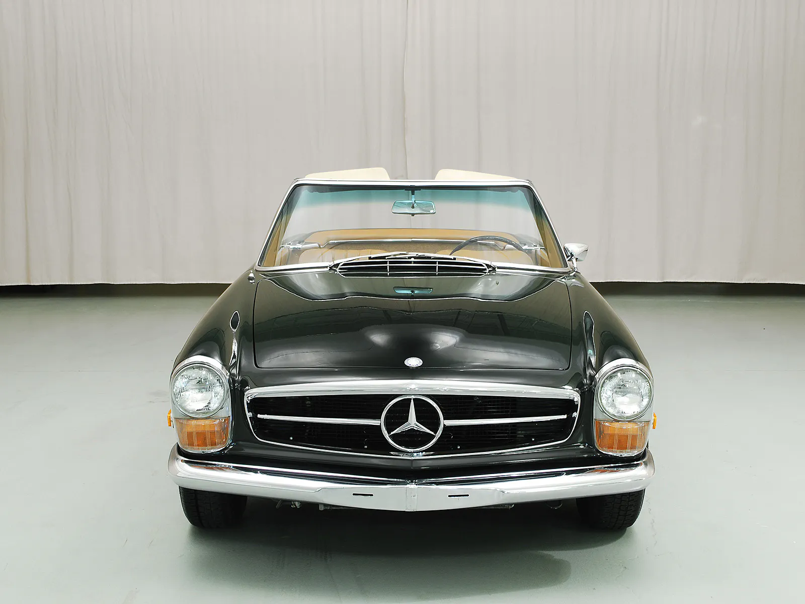 1968 Mercedes-Benz 250SL 2dr Convertible Courtesy of Hyman Ltd.