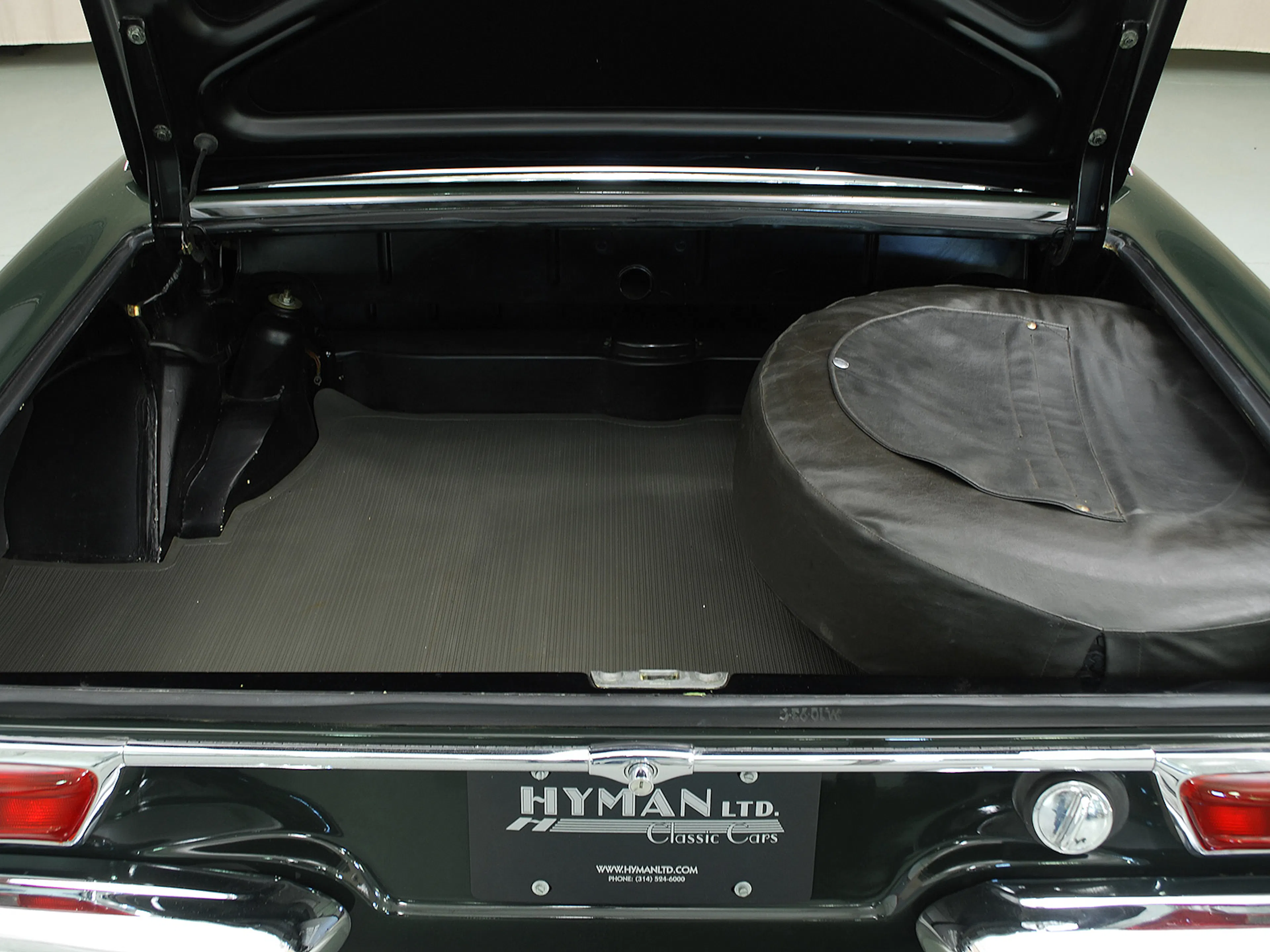 1968 Mercedes-Benz 250SL 2dr Convertible Courtesy of Hyman Ltd.
